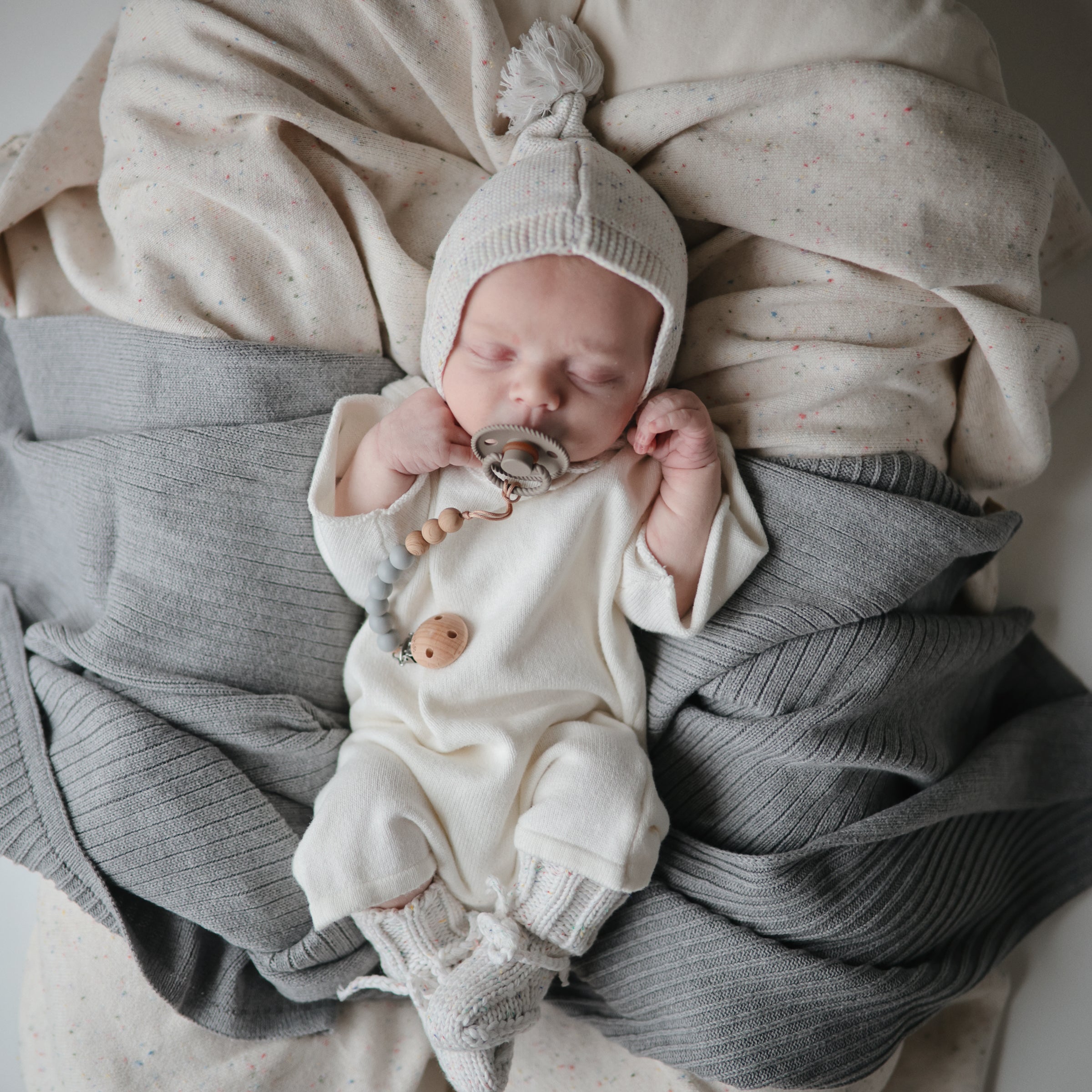 FRIGG Rope Natural Rubber Pacifier 2 - Pack - Tenth & Pine - FRIGG PACIFIERS - 6 - 18 months - Cream/Green Tea