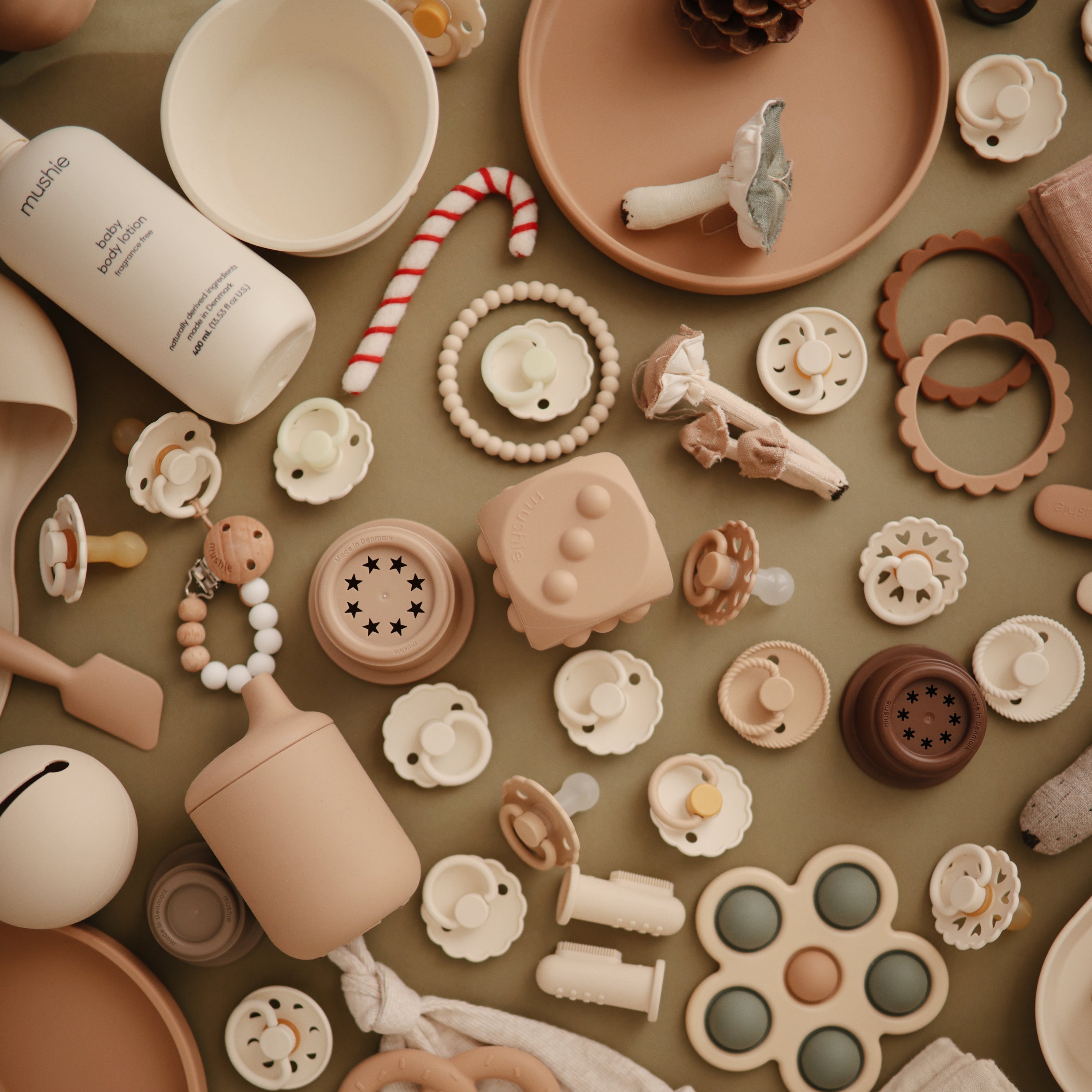 FRIGG Andersen Fairytale Natural Rubber Pacifier 2 - Pack - Tenth & Pine - FRIGG PACIFIERS - 6 - 18 months - Twilight Mauve/Primrose