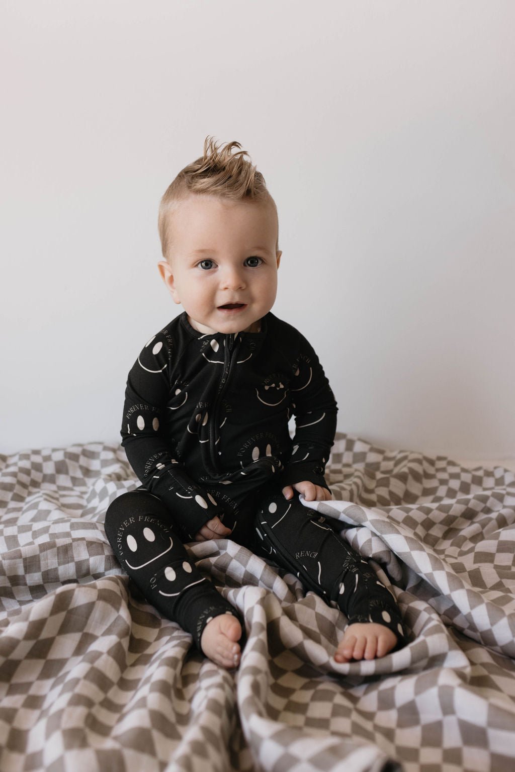 Bamboo Zip Pajamas | Charcoal & White ff Smile - Tenth & Pine - pajamas - Newborn