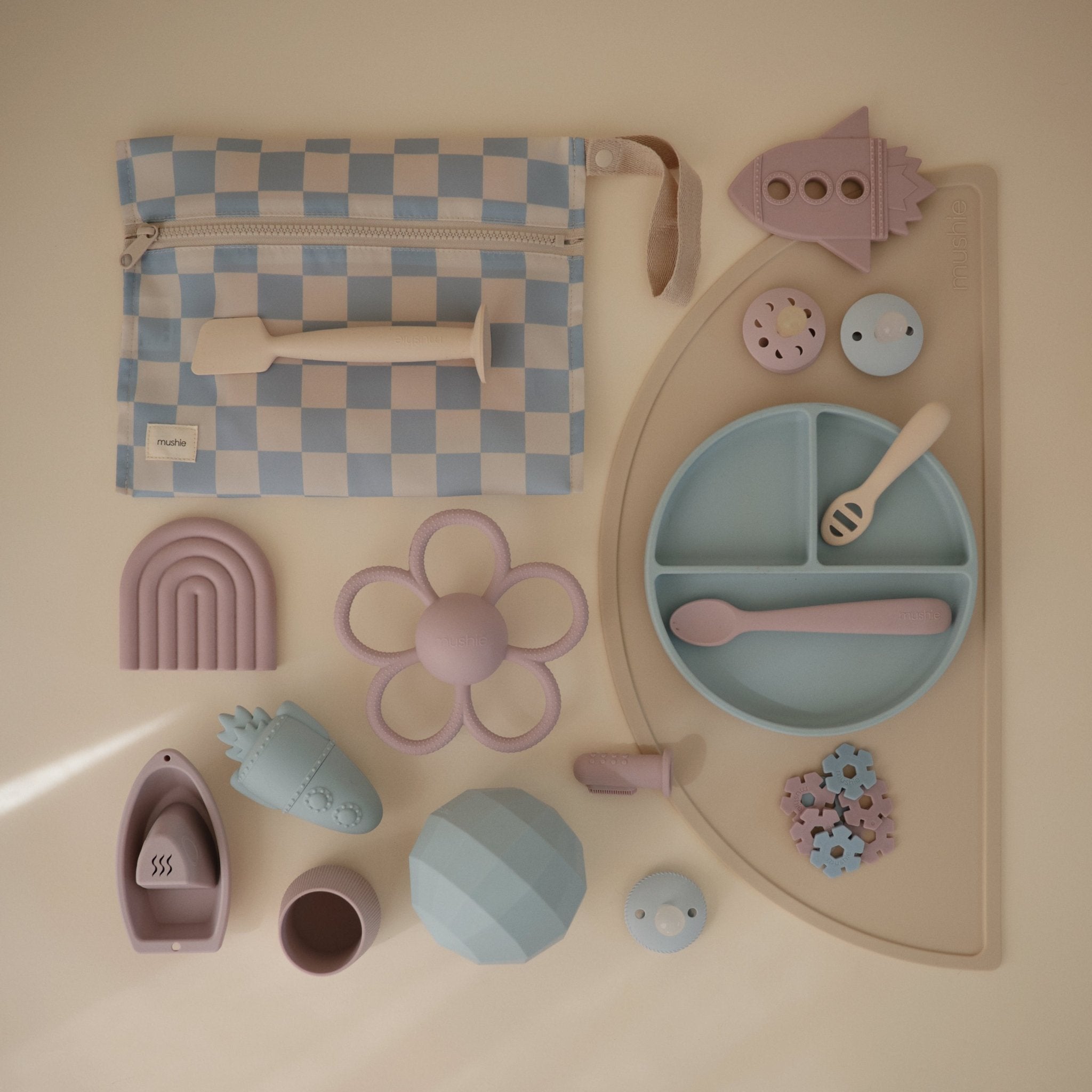 Daisy Rattle Teether - Tenth & Pine - toys - Dusty Rose