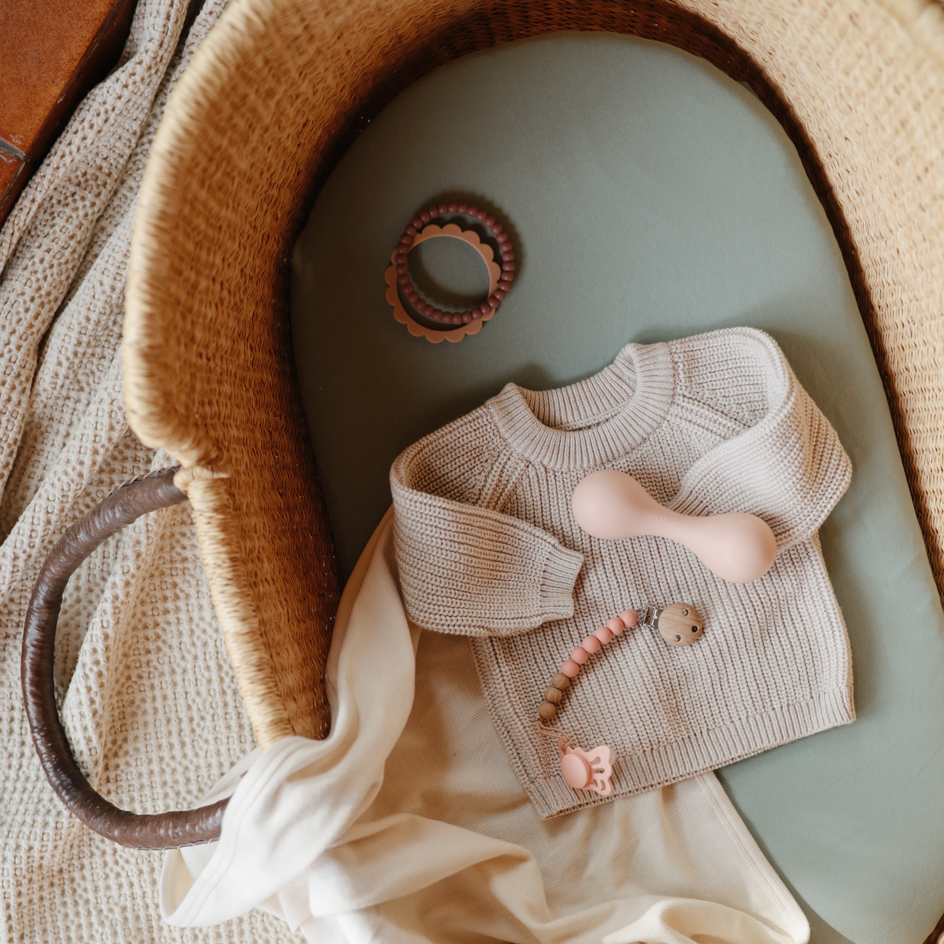 Silicone Pacifier Clip | Eva - Tenth & Pine - Pacifier Clip - Black