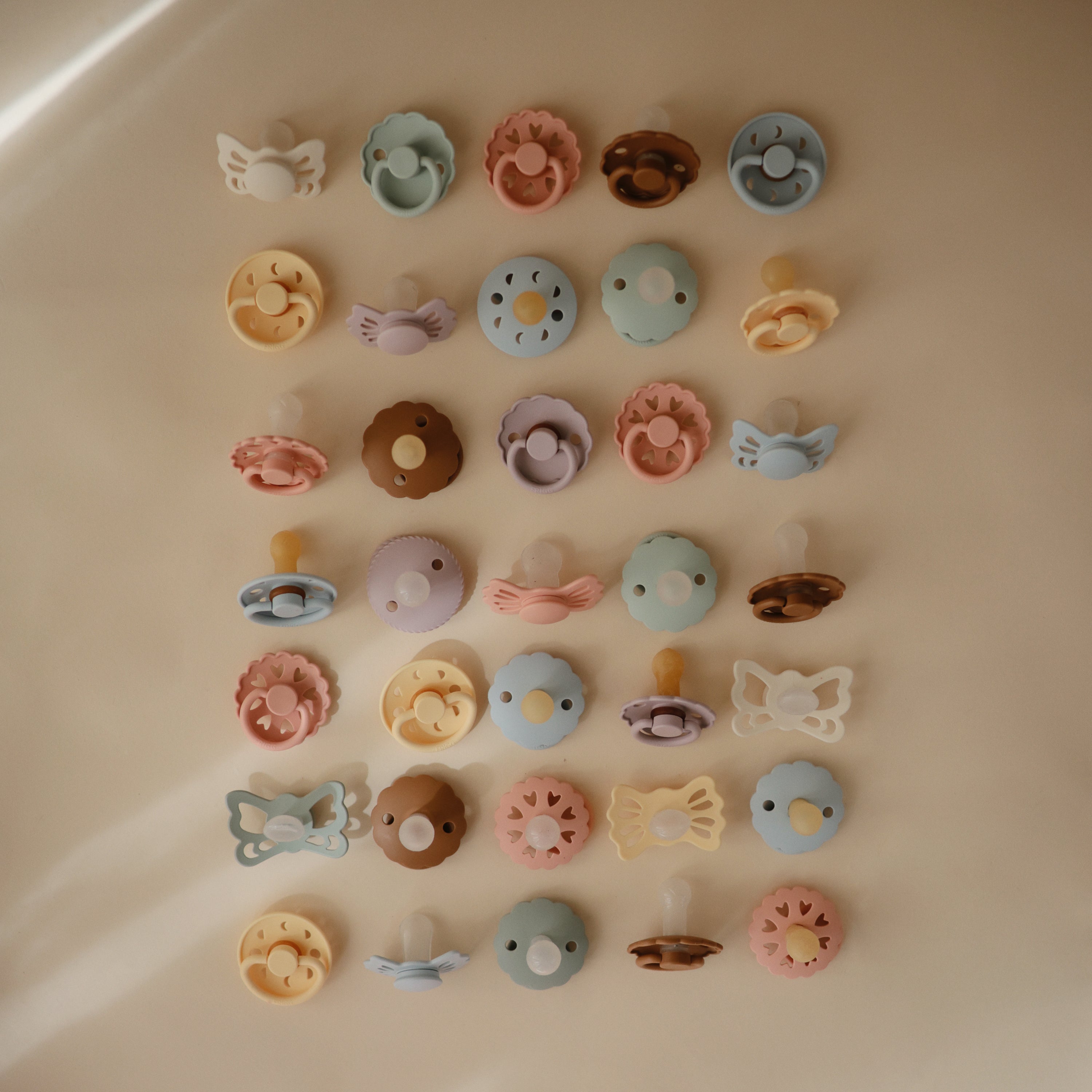 FRIGG Andersen Fairytale Natural Rubber Pacifier 2 - Pack - Tenth & Pine - FRIGG PACIFIERS - 6 - 18 months - Twilight Mauve/Primrose