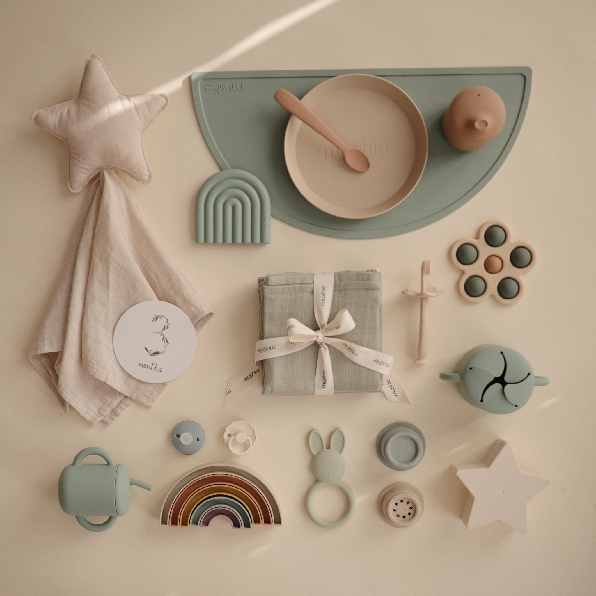 Flower Press Toy - Tenth & Pine - Press Toy - Dried Thyme/Natural/Shifting Sand