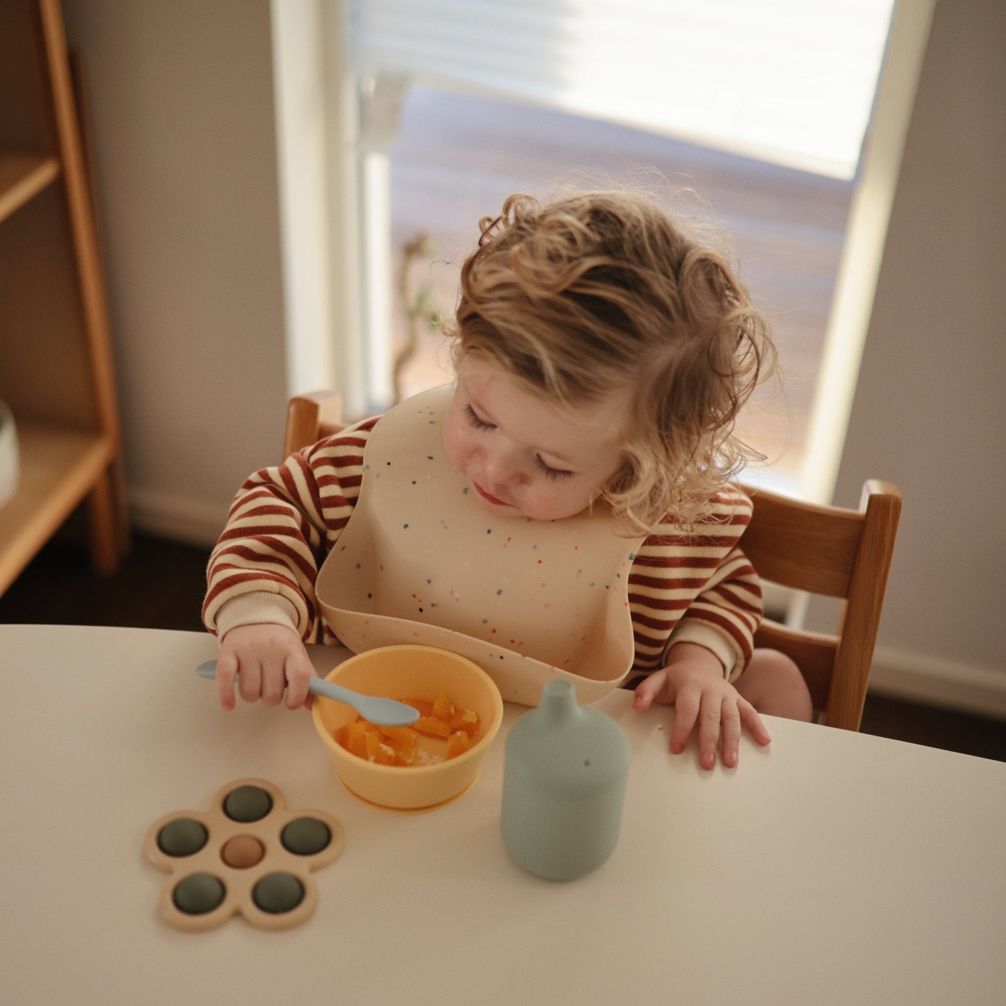 Flower Press Toy - Tenth & Pine - Press Toy - Dried Thyme/Natural/Shifting Sand