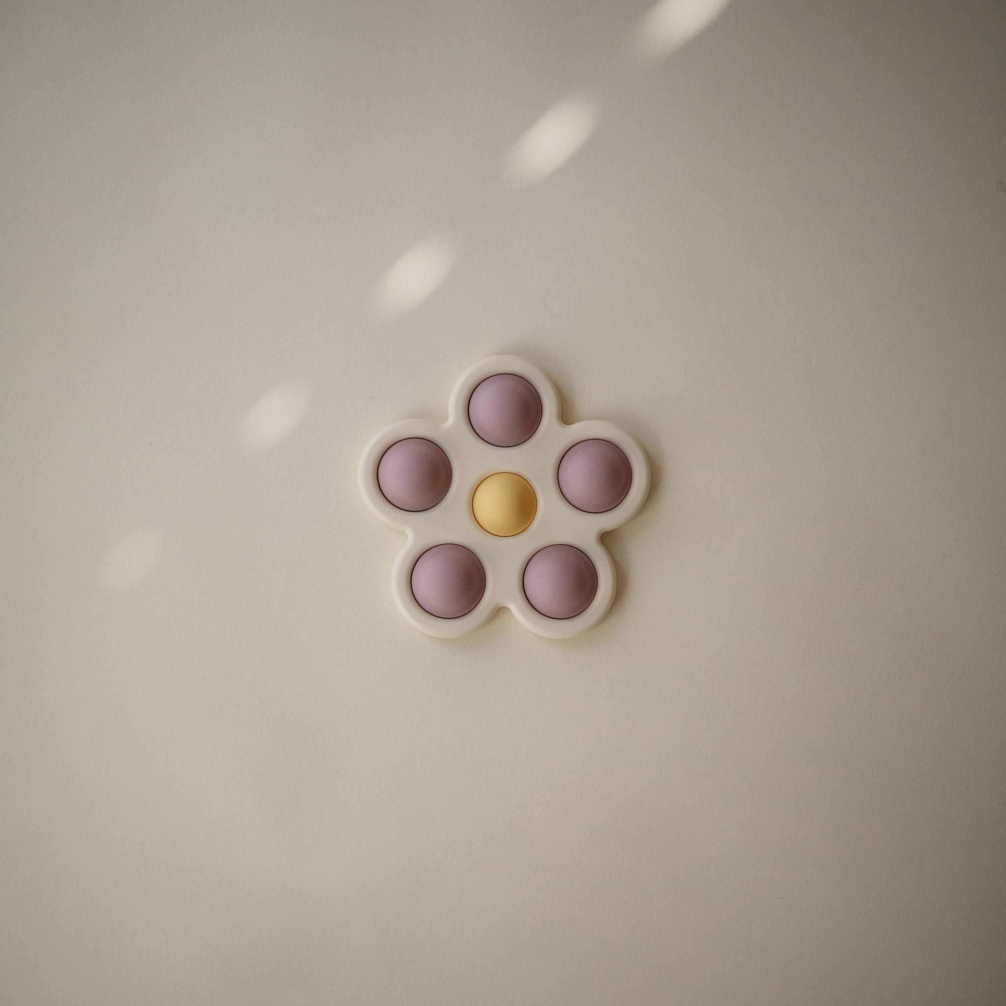 Flower Press Toy - Tenth & Pine - Press Toy - Dried Thyme/Natural/Shifting Sand