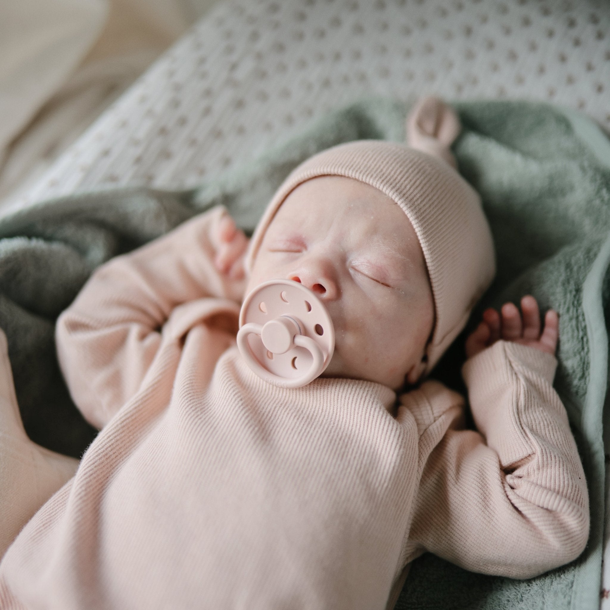 FRIGG Moon Silicone Pacifier 2 - Pack - Tenth & Pine - FRIGG PACIFIERS - 6 - 18 months - Soft Lilac/Daffodil