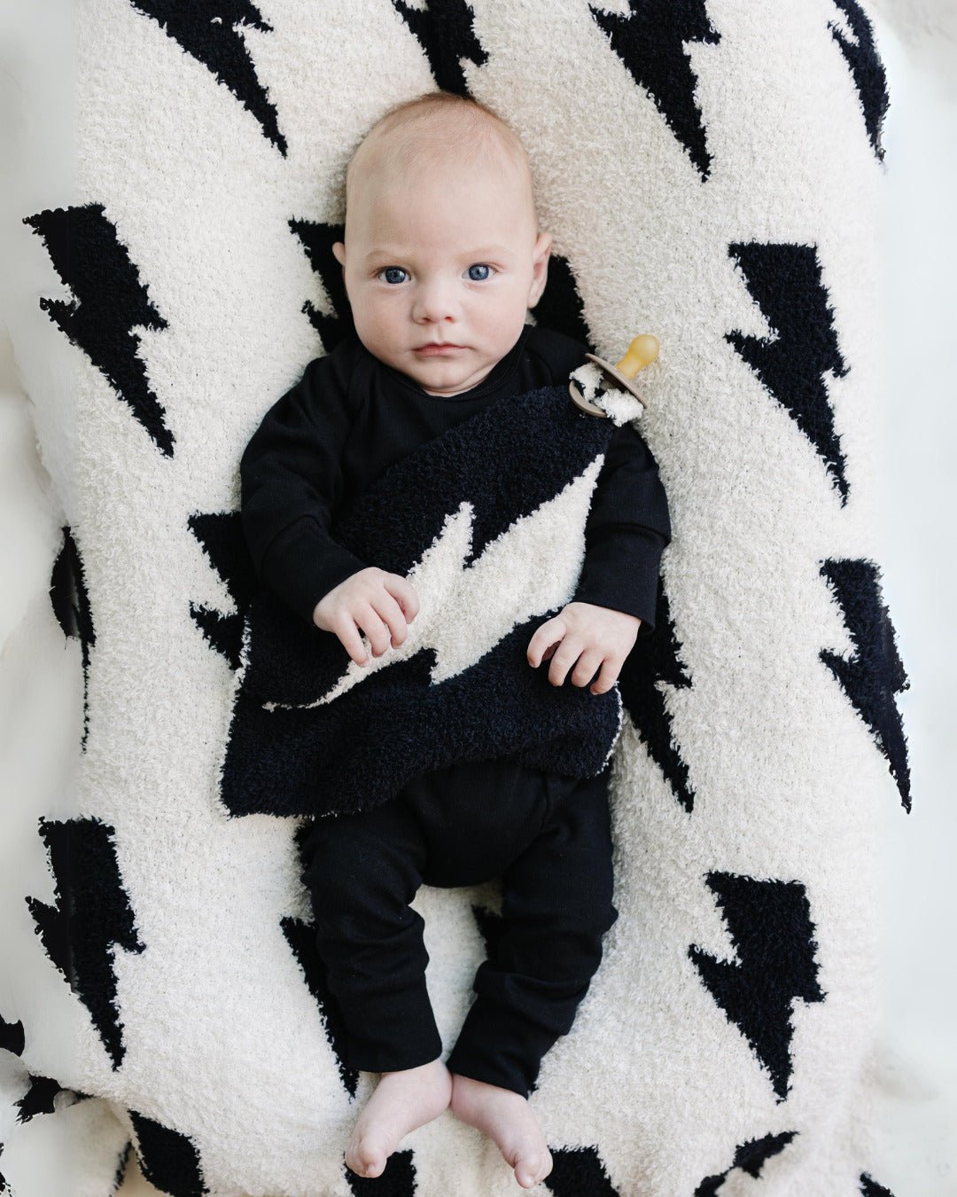 Lightning Bolt Fuzzy Blanket | Black - Tenth & Pine - Plush Blanket -