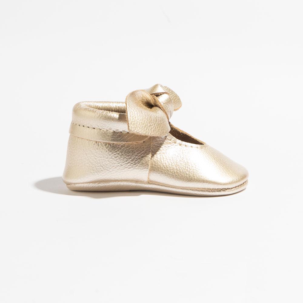Platinum Knotted Bow Baby Shoe - Tenth & Pine - Knotted Bow Mocc - Soft Sole - Newborn