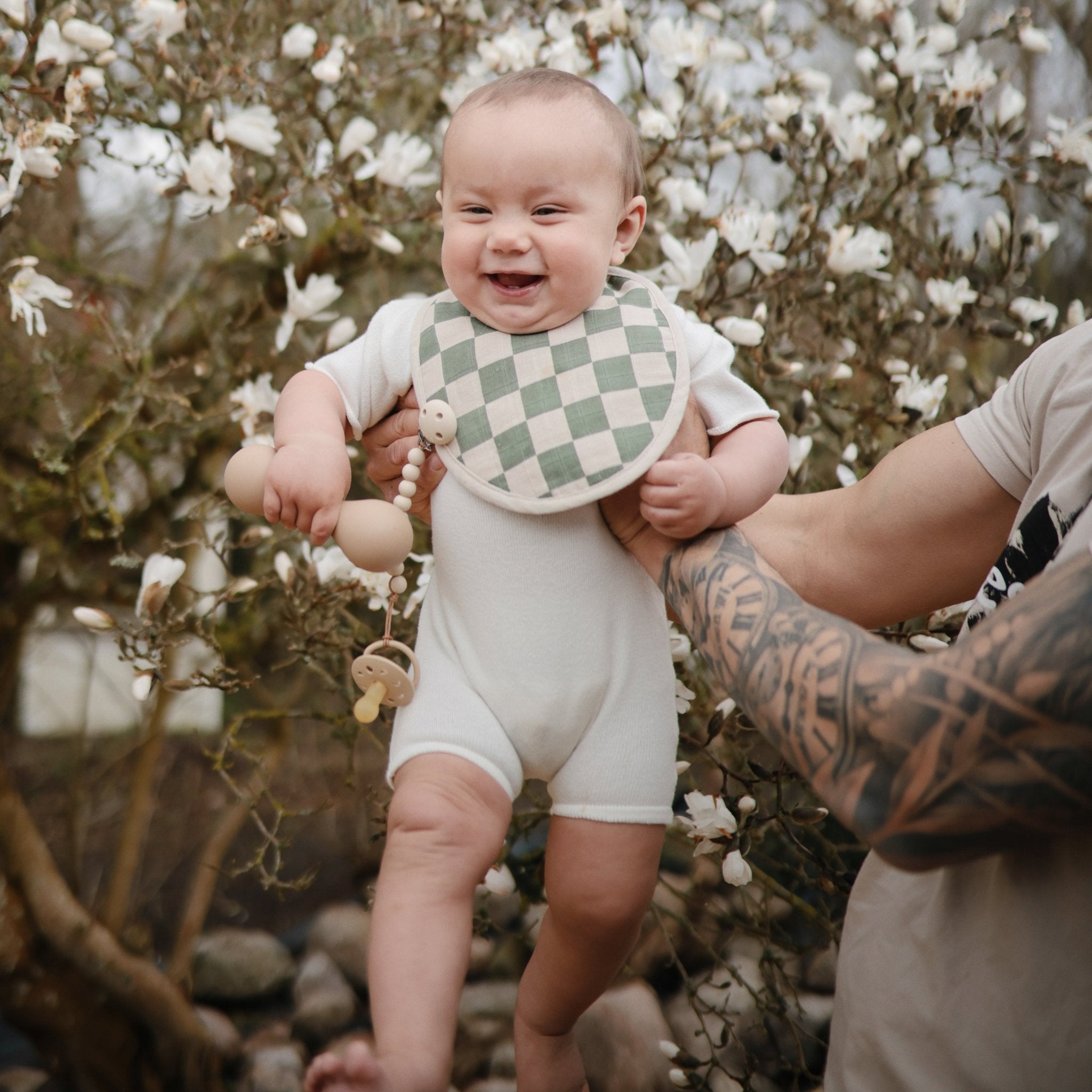 Silicone Pacifier Clip | Hera - Tenth & Pine - Pacifier Clip - Tradewinds