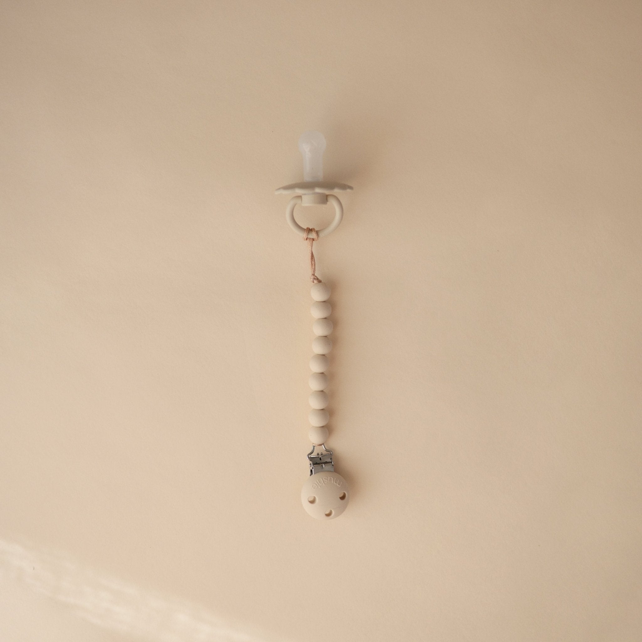 Silicone Pacifier Clip | Hera - Tenth & Pine - Pacifier Clip - Tradewinds