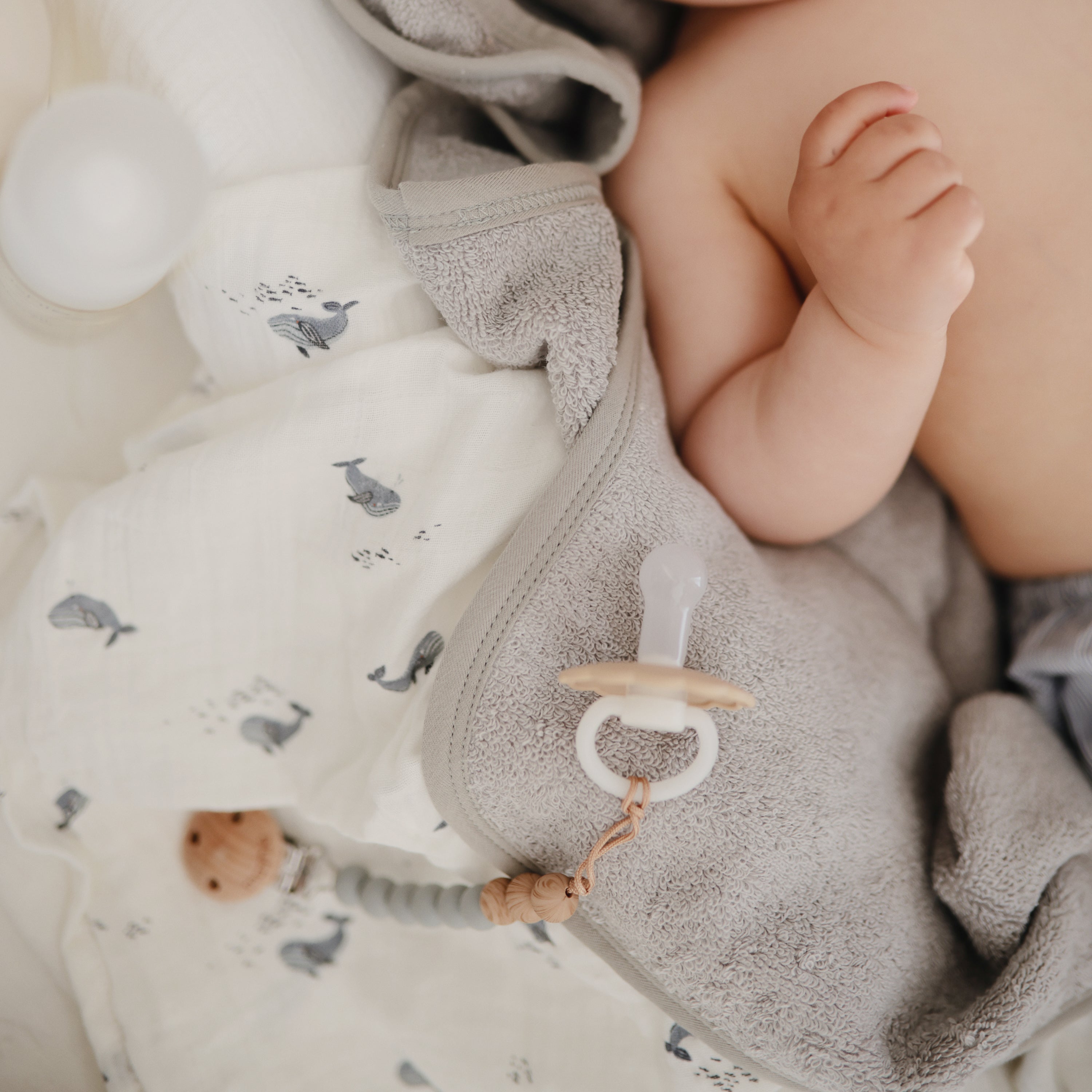 Silicone Pacifier Clip | Eva - Tenth & Pine - Pacifier Clip - Black