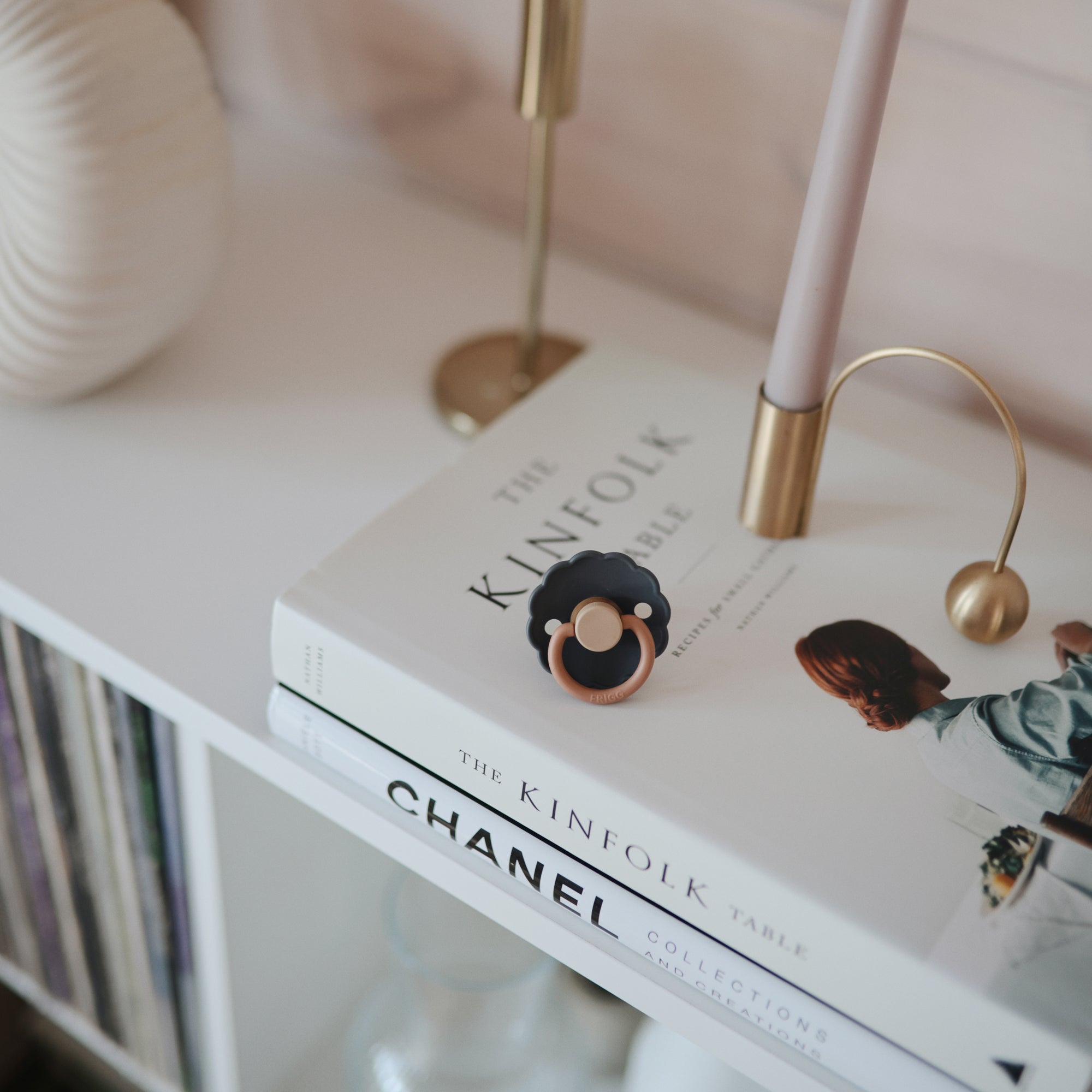 FRIGG Daisy Natural Rubber Pacifier 2 - Pack - Tenth &amp; Pine - FRIGG PACIFIERS - 6 - 18 months - Pink Cream/Poppy