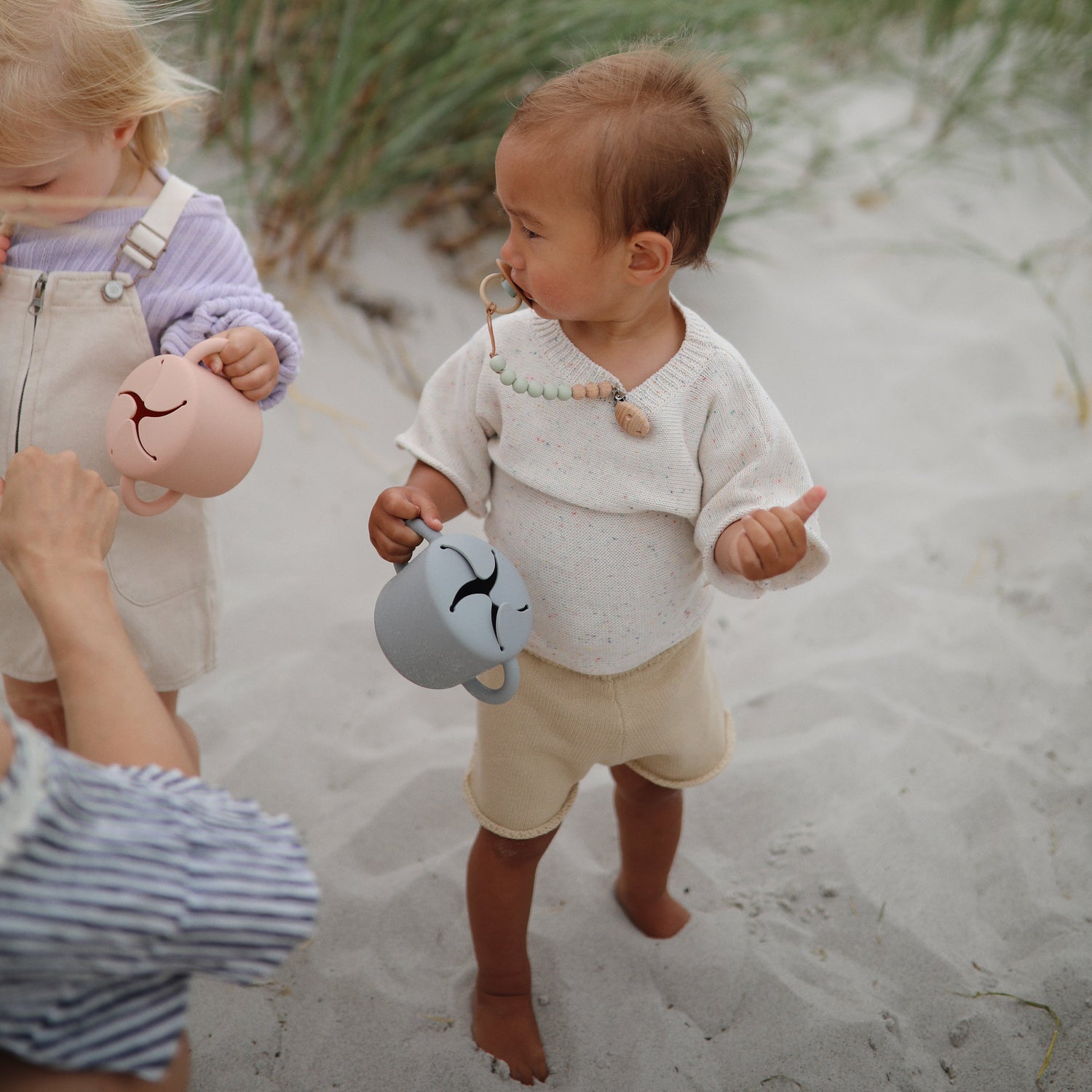 Silicone Pacifier Clip | Eva - Tenth &amp; Pine - Pacifier Clip - Black