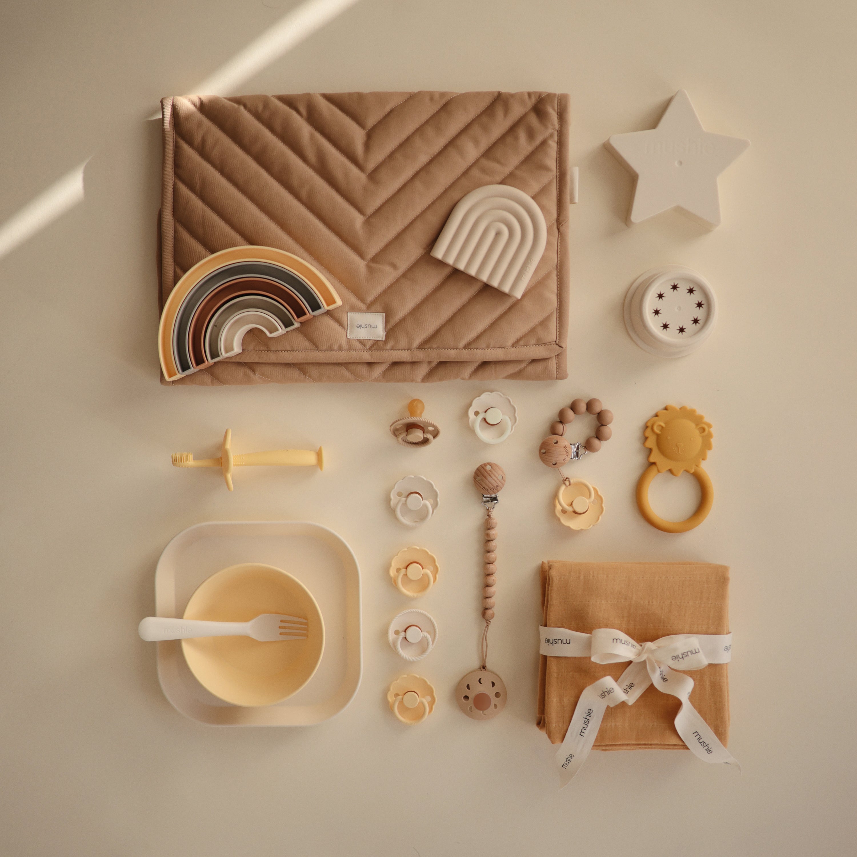 Silicone Pacifier Clip | Eva - Tenth &amp; Pine - Pacifier Clip - Black