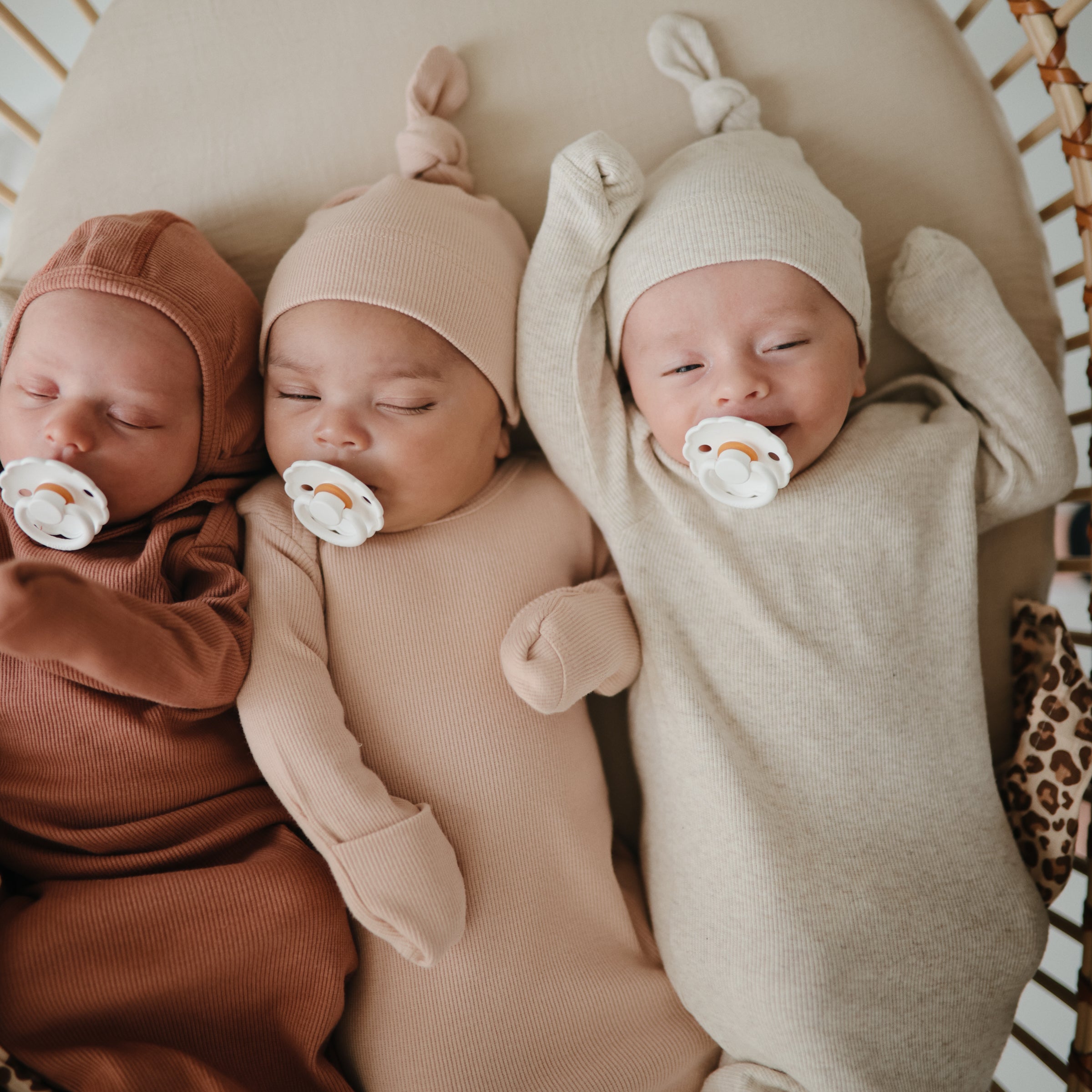 FRIGG Daisy Natural Rubber Pacifier 2 - Pack - Tenth &amp; Pine - FRIGG PACIFIERS - 0 - 6 months - Blush/Cream