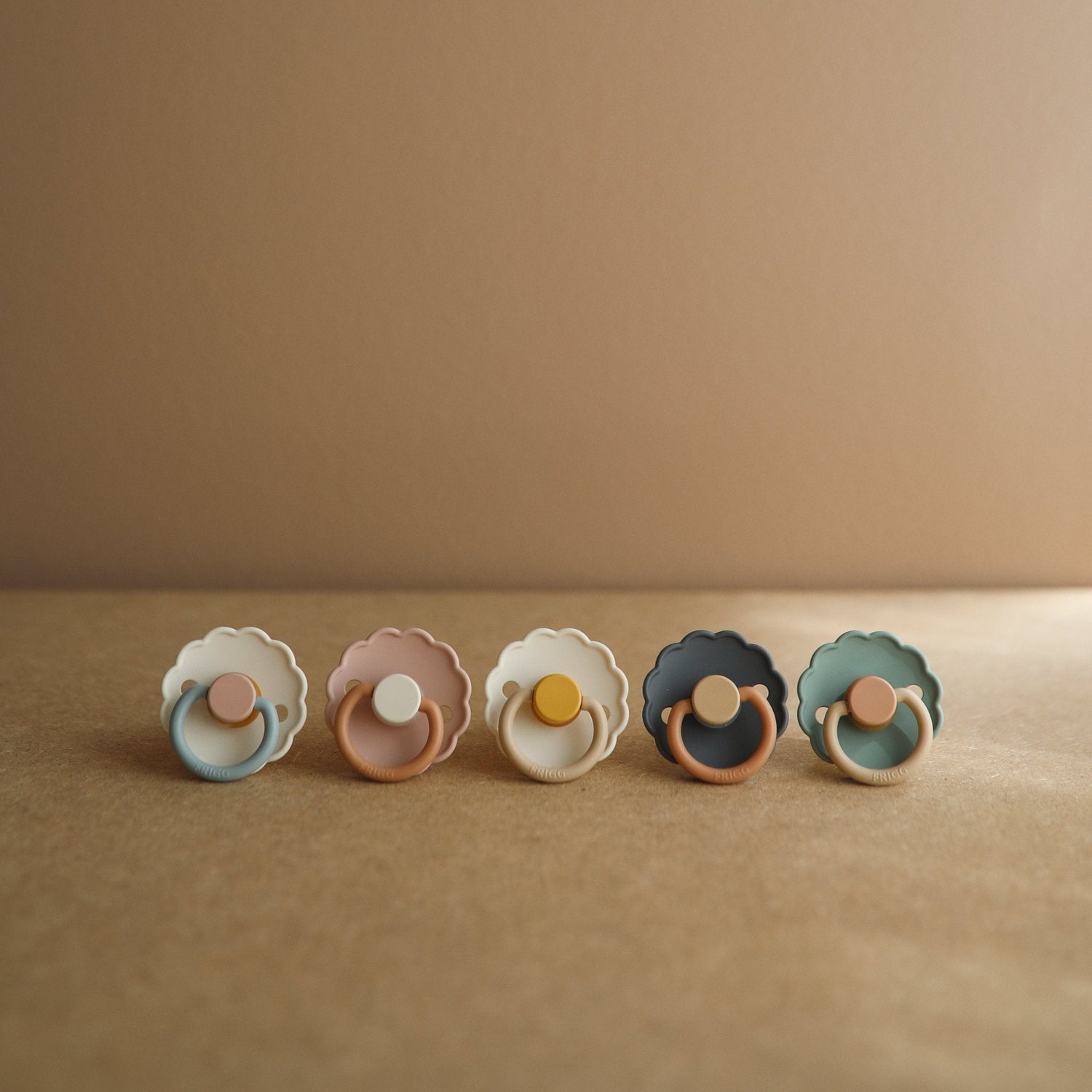 FRIGG Daisy Natural Rubber Pacifier 2 - Pack - Tenth &amp; Pine - FRIGG PACIFIERS - 6 - 18 months - Pink Cream/Poppy