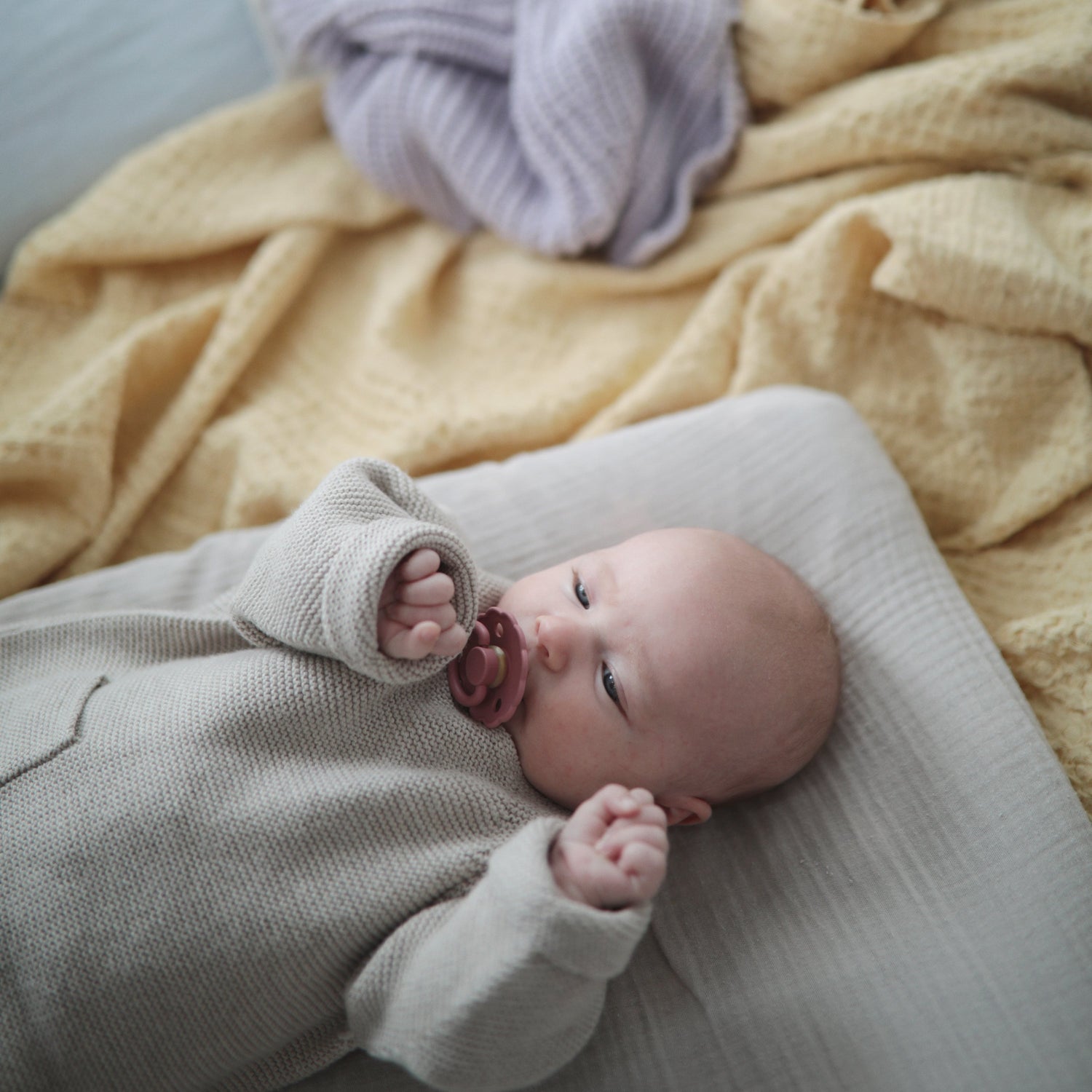 FRIGG Daisy Natural Rubber Pacifier 2 - Pack - Tenth &amp; Pine - FRIGG PACIFIERS - 6 - 18 months - Pink Cream/Poppy