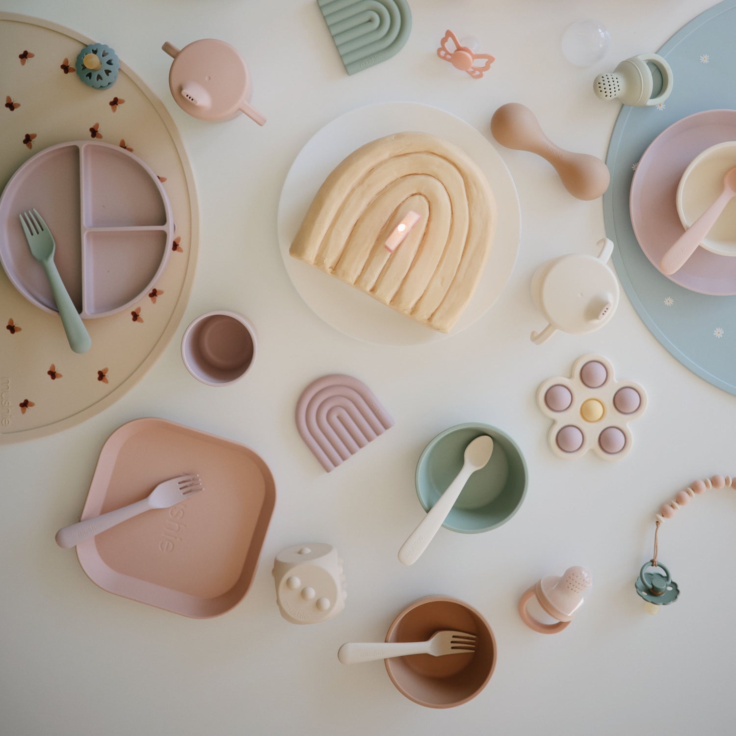 FRIGG Daisy Natural Rubber Pacifier 2 - Pack - Tenth &amp; Pine - FRIGG PACIFIERS - 6 - 18 months - Pink Cream/Poppy