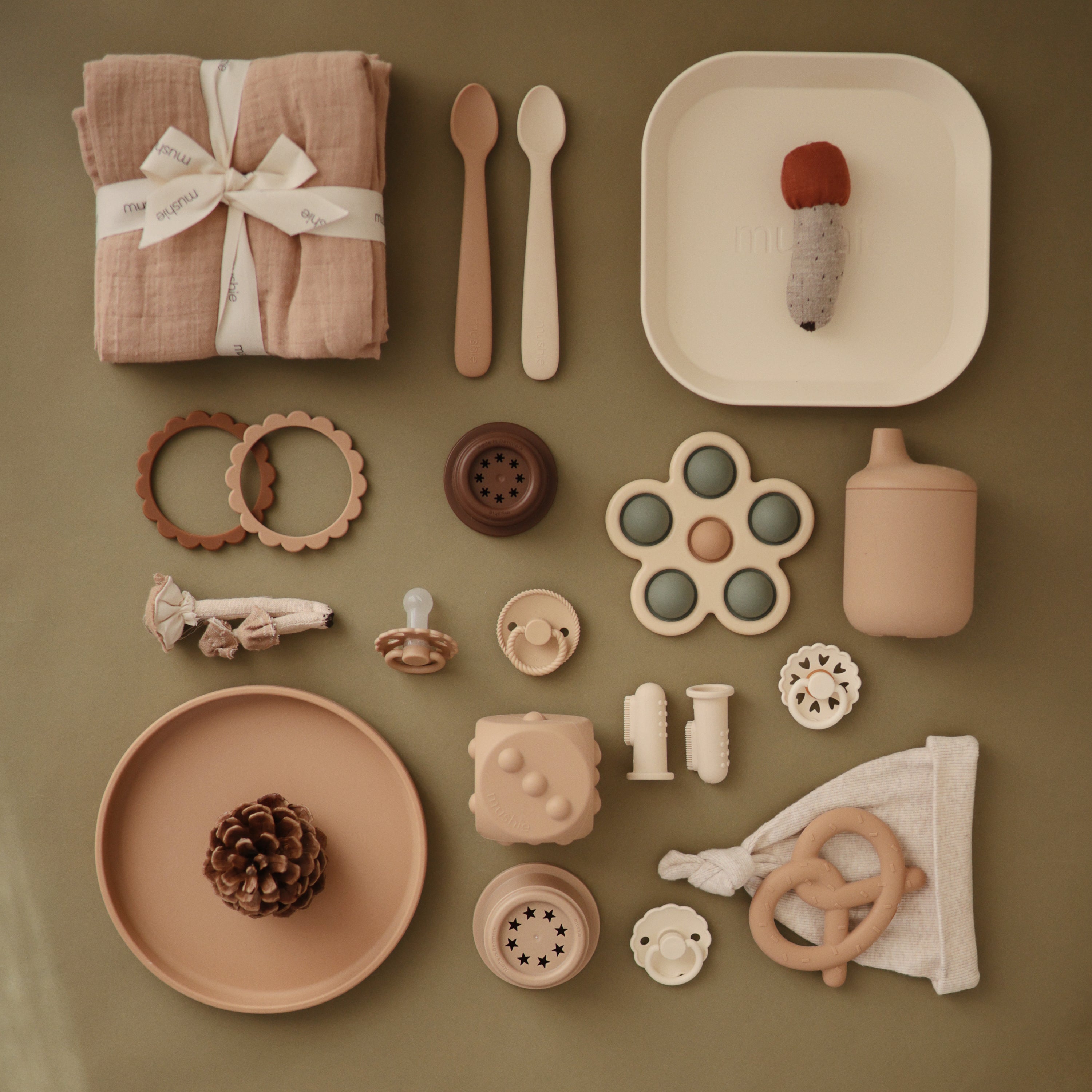 FRIGG Andersen Fairytale Natural Rubber Pacifier 2 - Pack - Tenth &amp; Pine - FRIGG PACIFIERS - 6 - 18 months - Twilight Mauve/Primrose