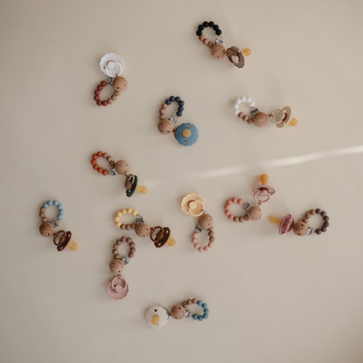 Silicone Pacifier Clip | Eva - Tenth &amp; Pine - Pacifier Clip - Black