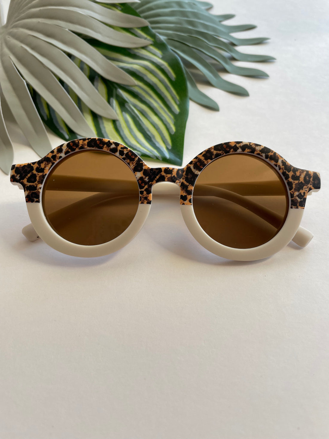 Round Two Tone Cheetah Sunglasses - Sand Dollar