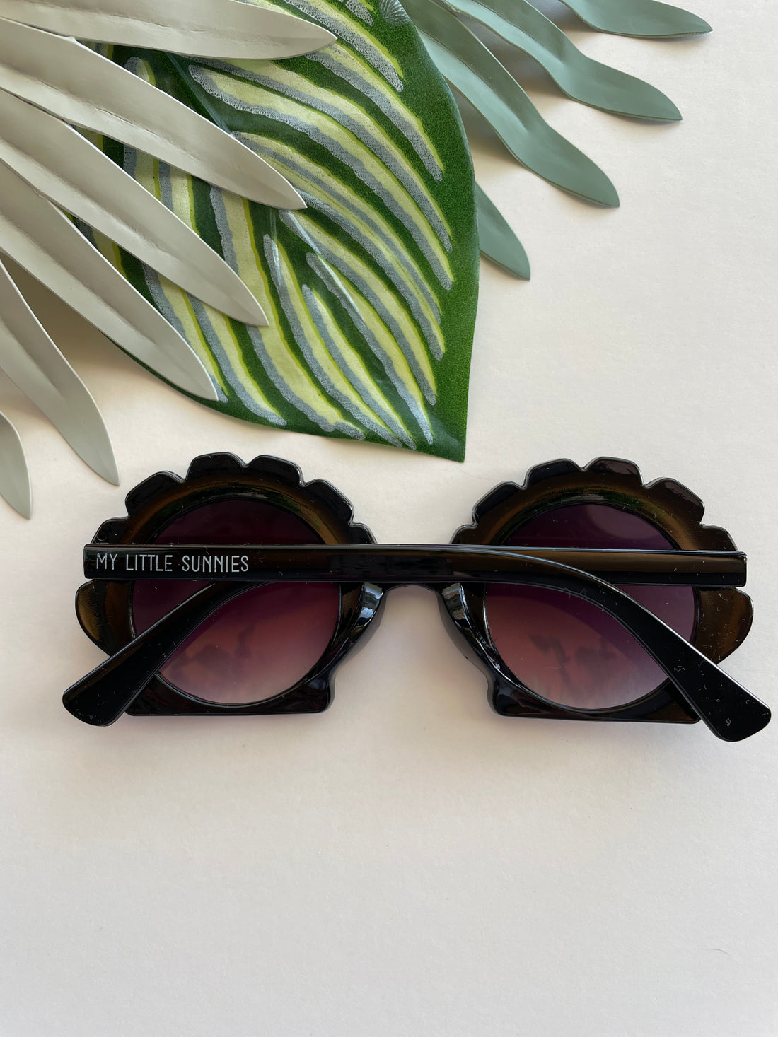 Round Seashell Sunglasses - Black