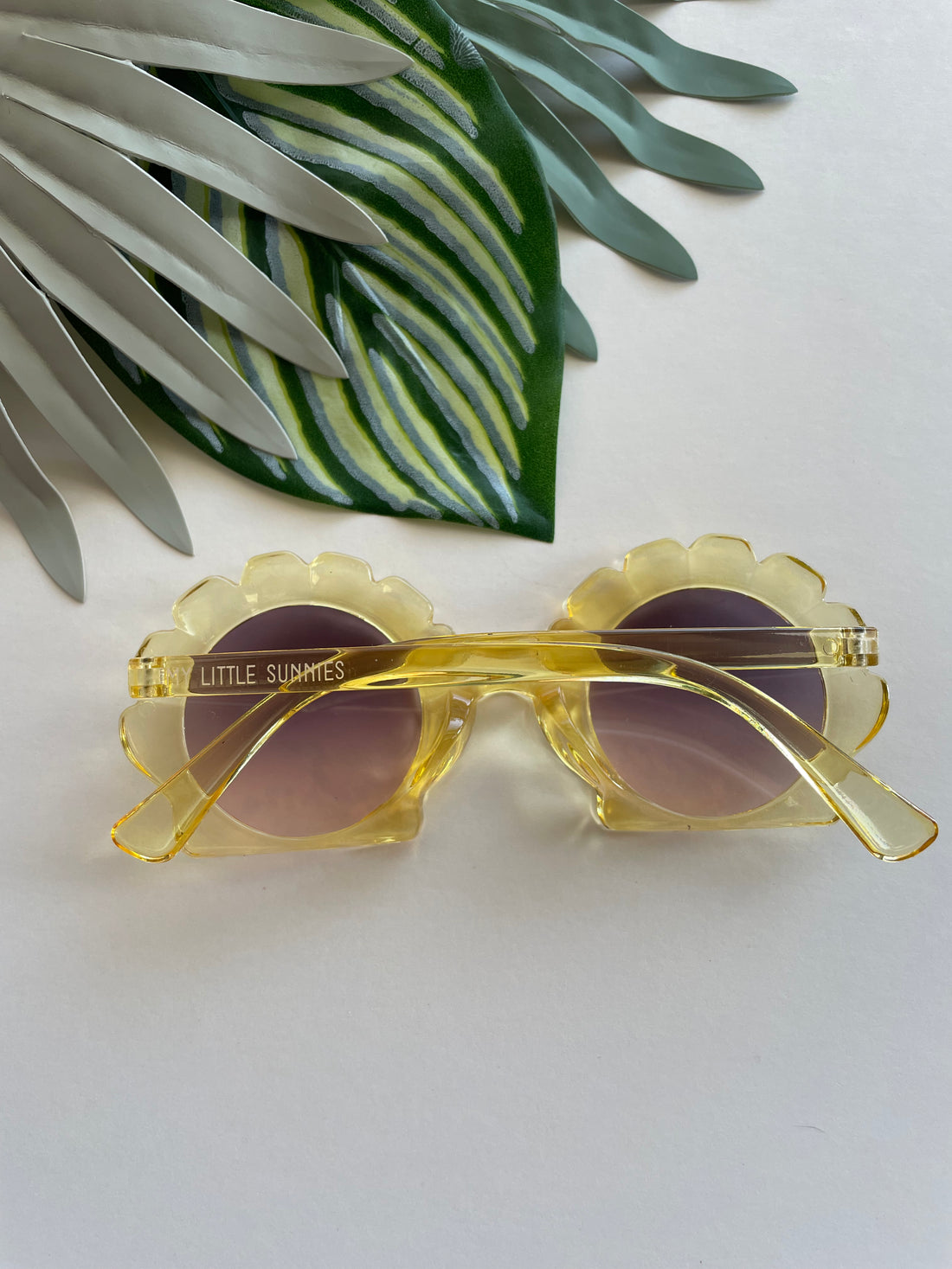 Round Seashell Sunglasses - Lemon Yellow