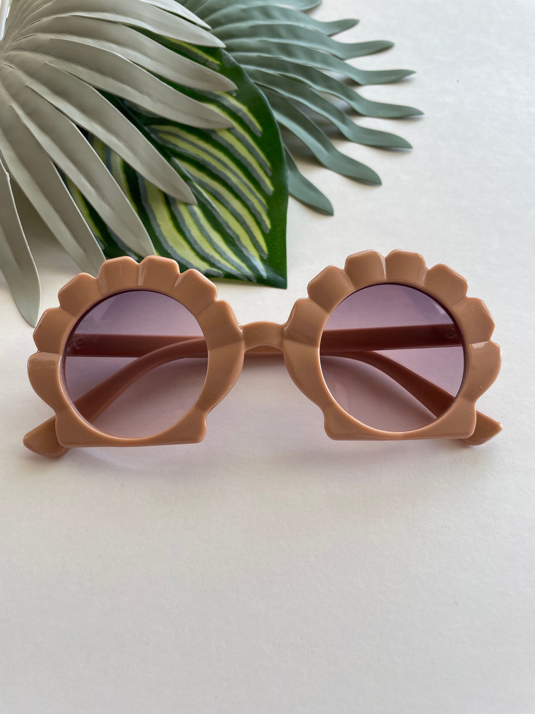 Round Seashell Sunglasses - Nude