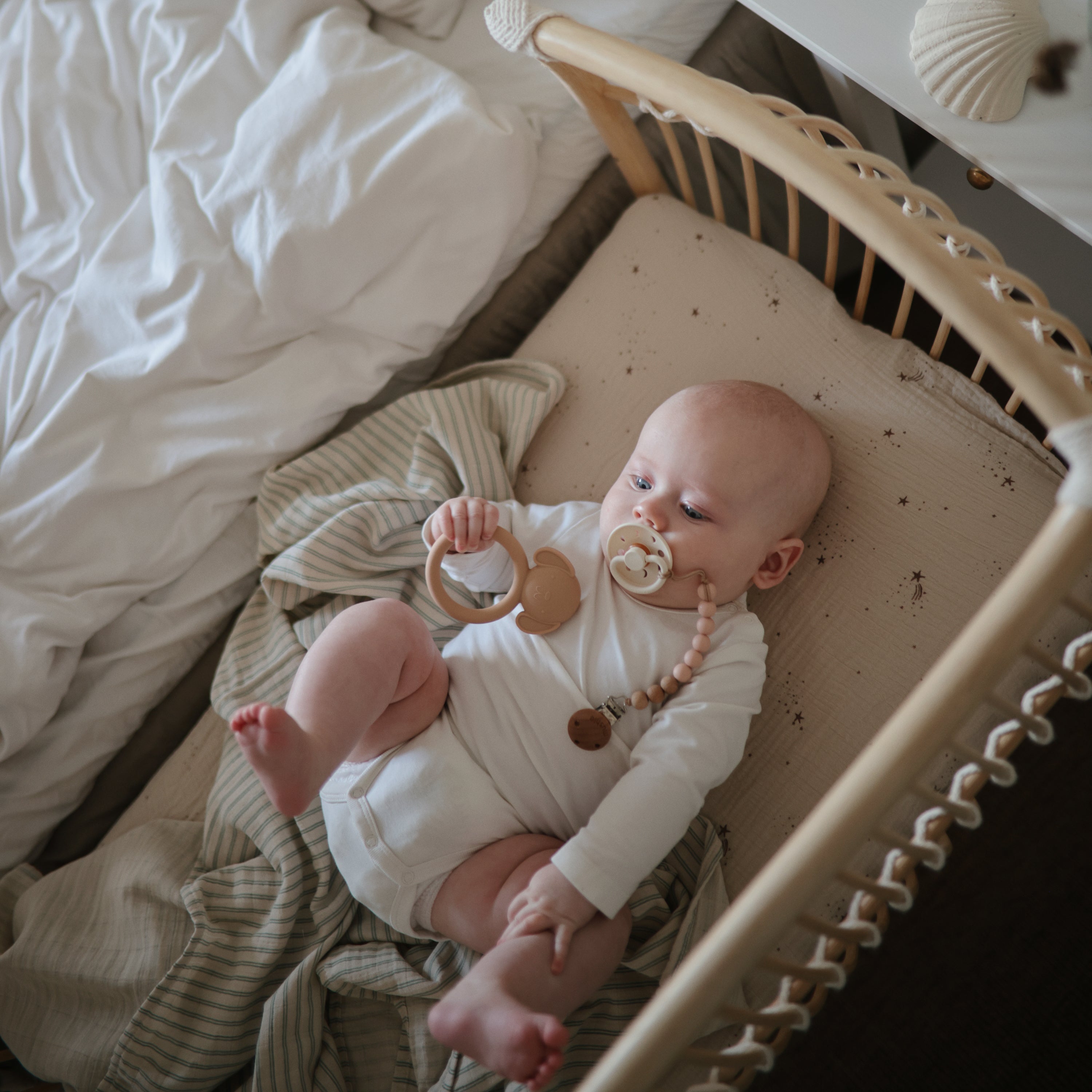 Silicone Pacifier Clip | Eva - Tenth &amp; Pine - Pacifier Clip - Black