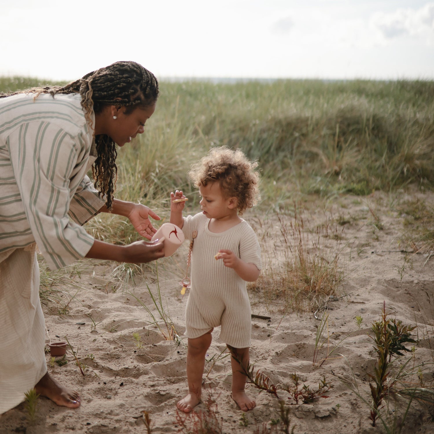 Silicone Pacifier Clip | Eva - Tenth &amp; Pine - Pacifier Clip - Black