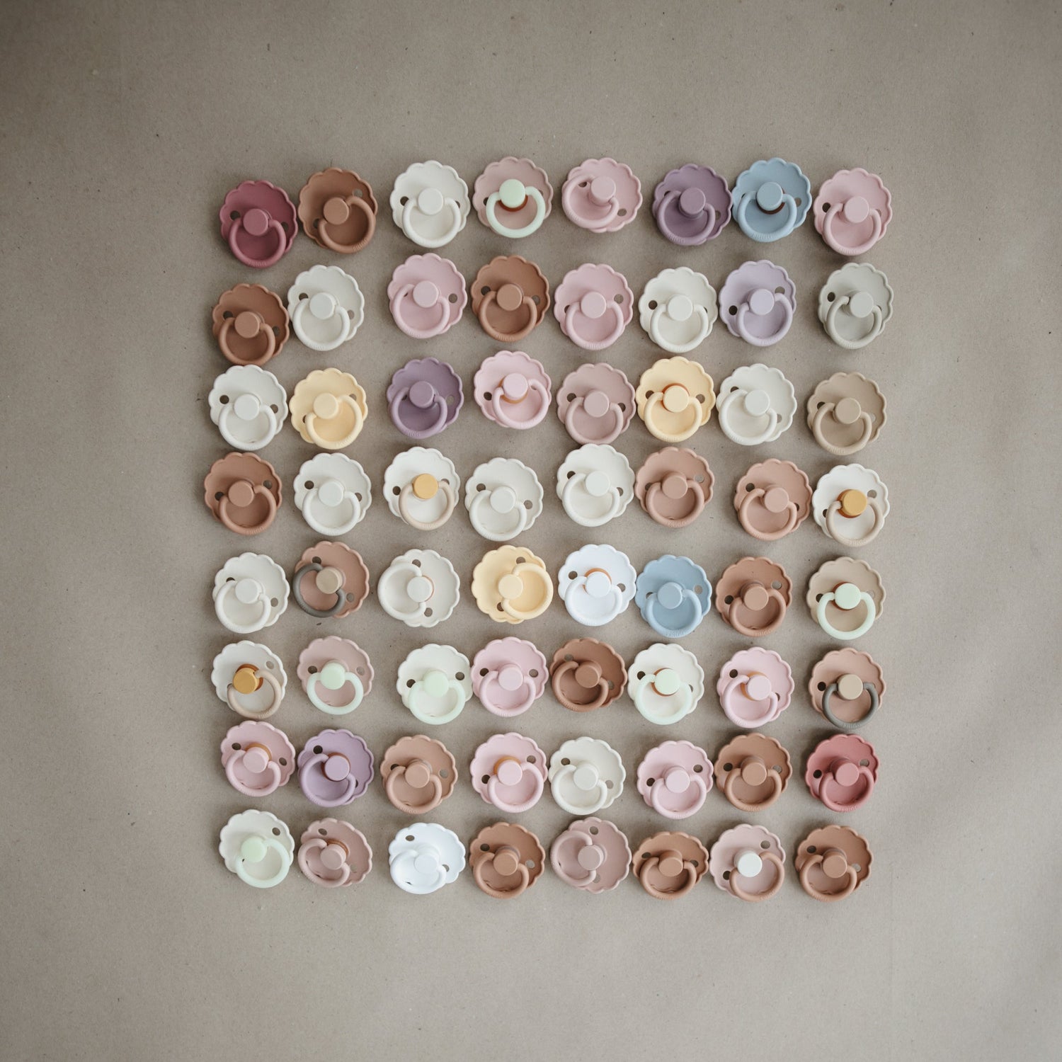 FRIGG Daisy Natural Rubber Pacifier 2 - Pack - Tenth &amp; Pine - FRIGG PACIFIERS - 6 - 18 months - Pink Cream/Poppy