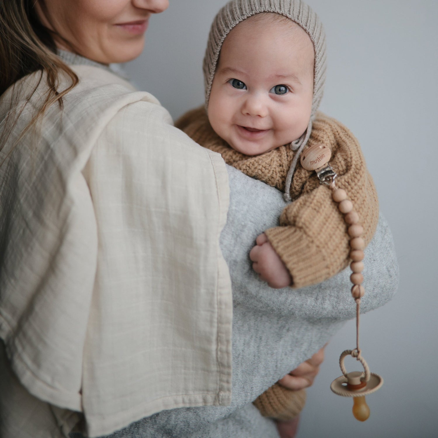 FRIGG Rope Natural Rubber Pacifier 2 - Pack - Tenth &amp; Pine - FRIGG PACIFIERS - 6 - 18 months - Cream/Green Tea