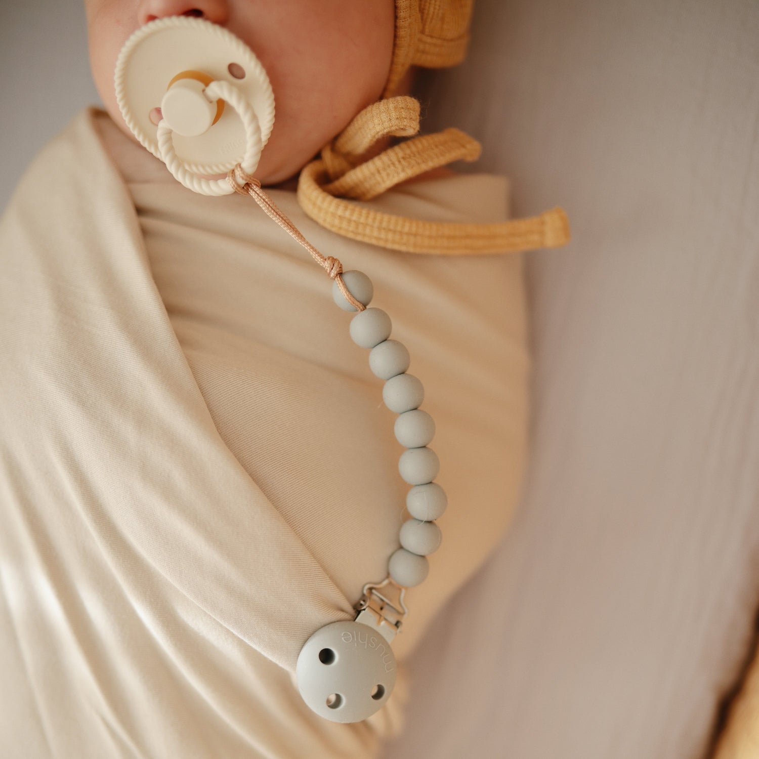 Silicone Pacifier Clip | Hera - Tenth &amp; Pine - Pacifier Clip - Tradewinds
