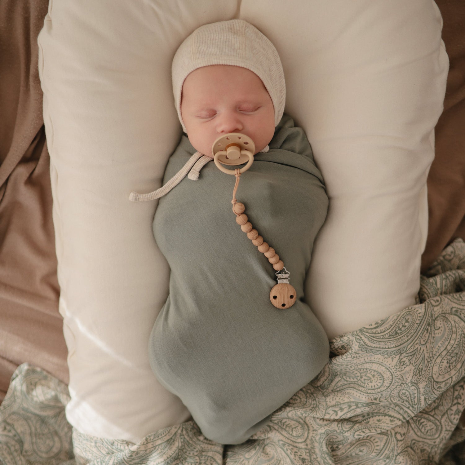 Silicone Pacifier Clip | Hera - Tenth &amp; Pine - Pacifier Clip - Tradewinds