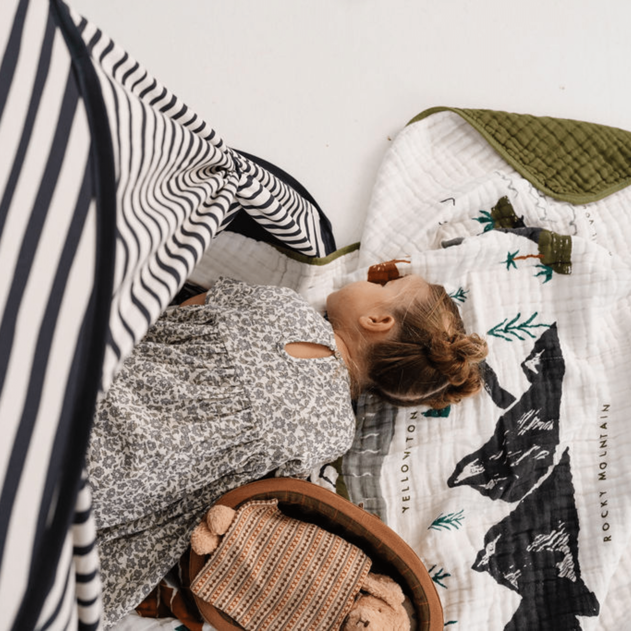 Bold Stripe Play Tent - Tenth &amp; Pine - Play Tent - 