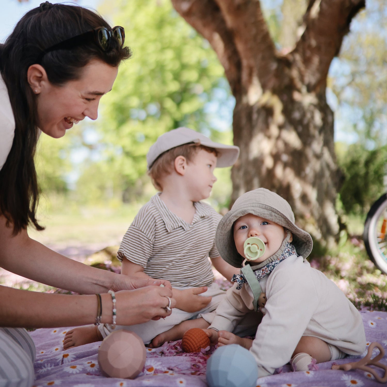 FRIGG Rope Natural Rubber Pacifier 2 - Pack - Tenth &amp; Pine - FRIGG PACIFIERS - 6 - 18 months - Cream/Green Tea