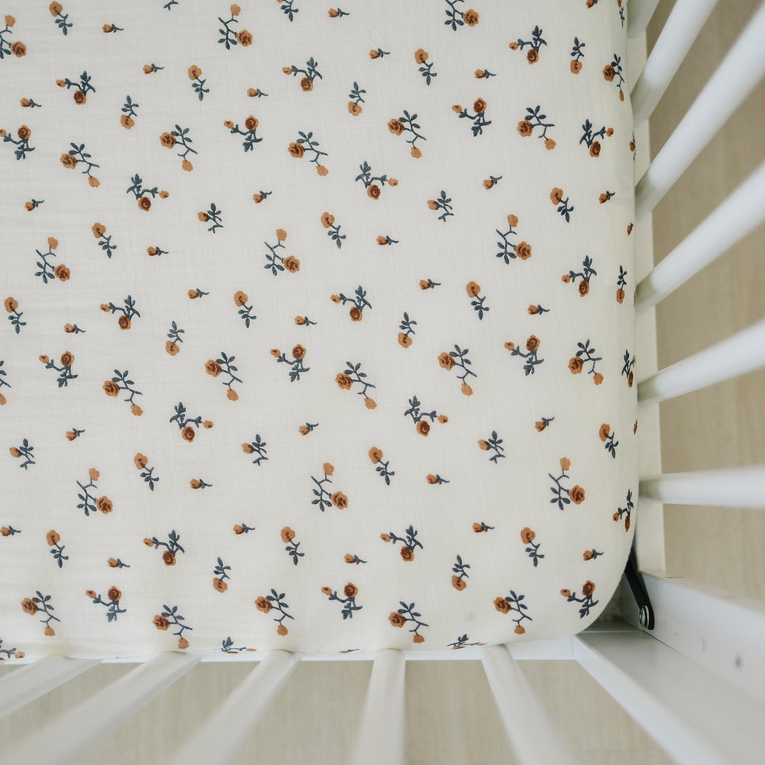 Cream Floral Muslin Crib Sheet - Tenth & Pine -