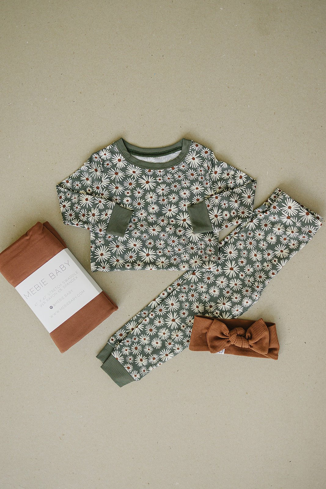 Dark Green Daisy Ribbed Bamboo Cozy Set - Tenth &amp; Pine - Bamboo 2 Piece PJ - 6 - 12 - Mebie Baby