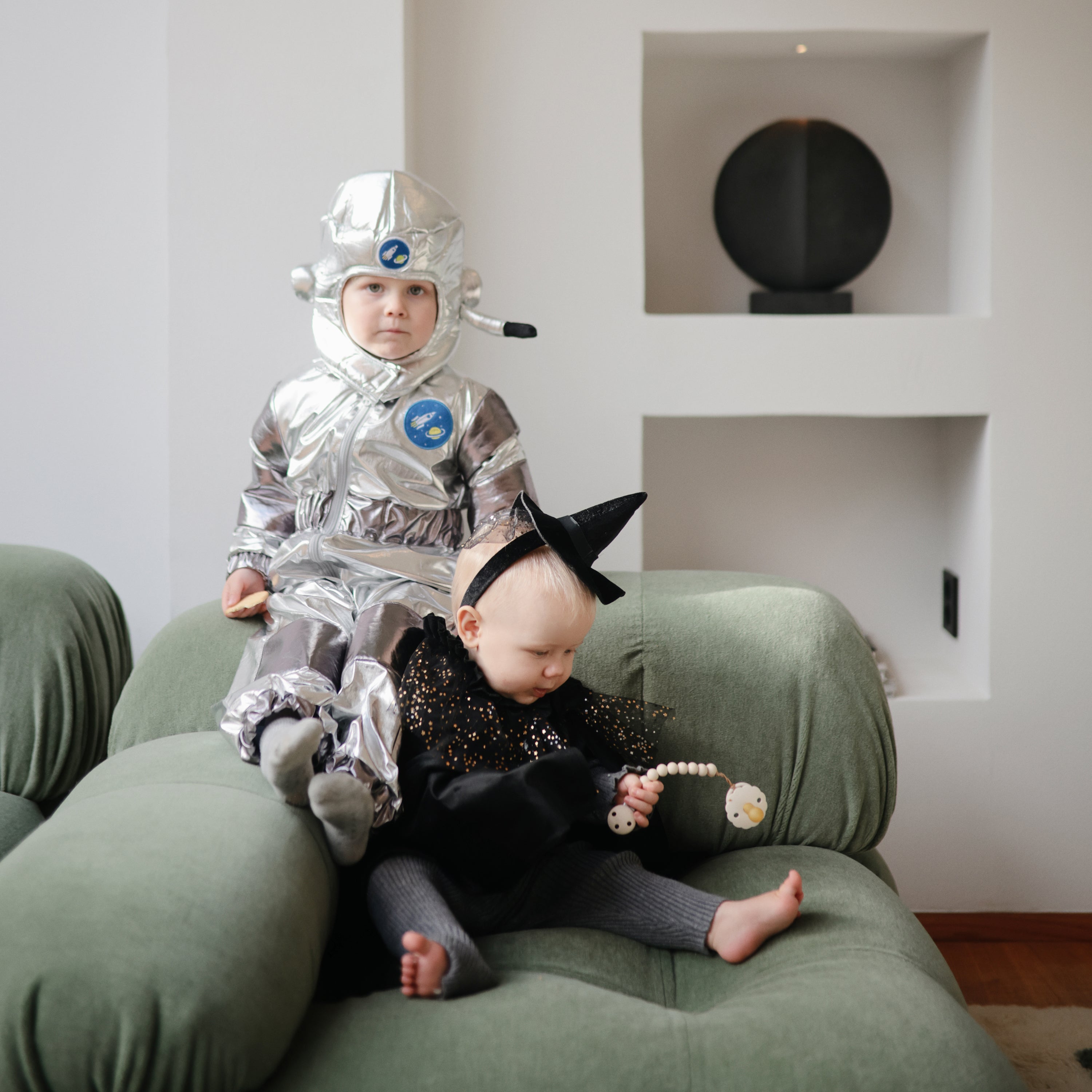 FRIGG Daisy Natural Rubber Pacifier 2 - Pack - Tenth &amp; Pine - FRIGG PACIFIERS - 6 - 18 months - Pink Cream/Poppy