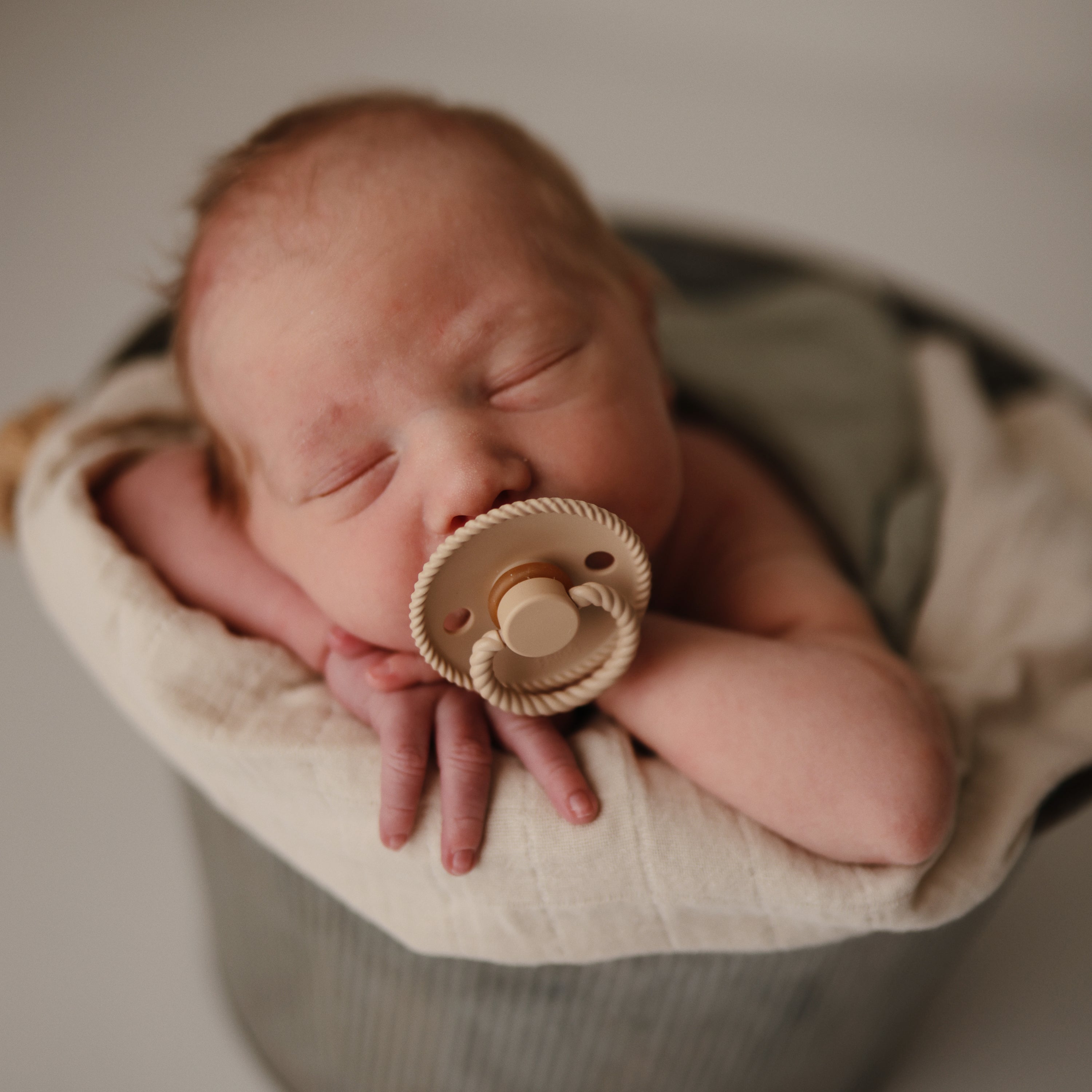 FRIGG Rope Natural Rubber Pacifier 2 - Pack - Tenth &amp; Pine - FRIGG PACIFIERS - 6 - 18 months - Cream/Green Tea