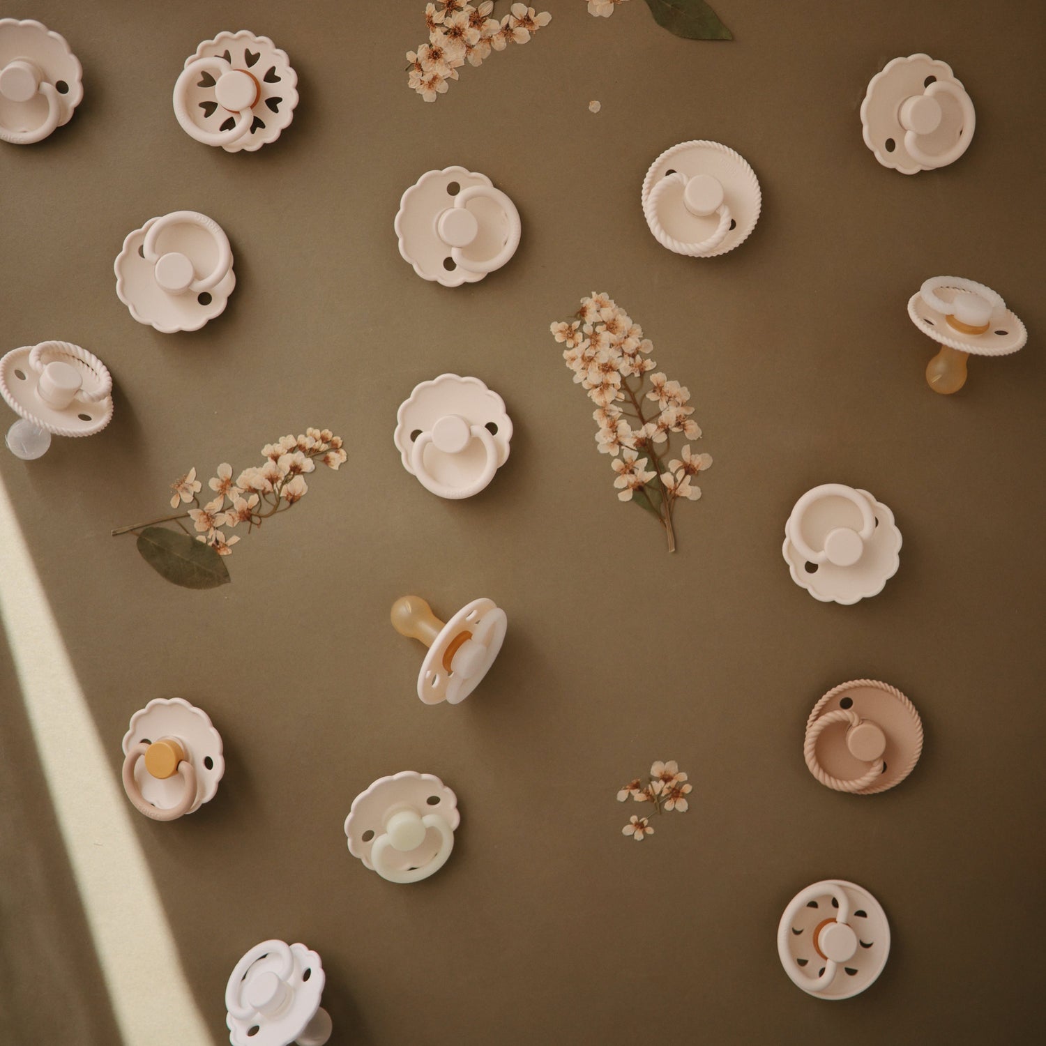 FRIGG Moon Natural Rubber Pacifier 2 - Pack - Tenth &amp; Pine - FRIGG PACIFIERS - 6 - 18 months - Sage/Portobello