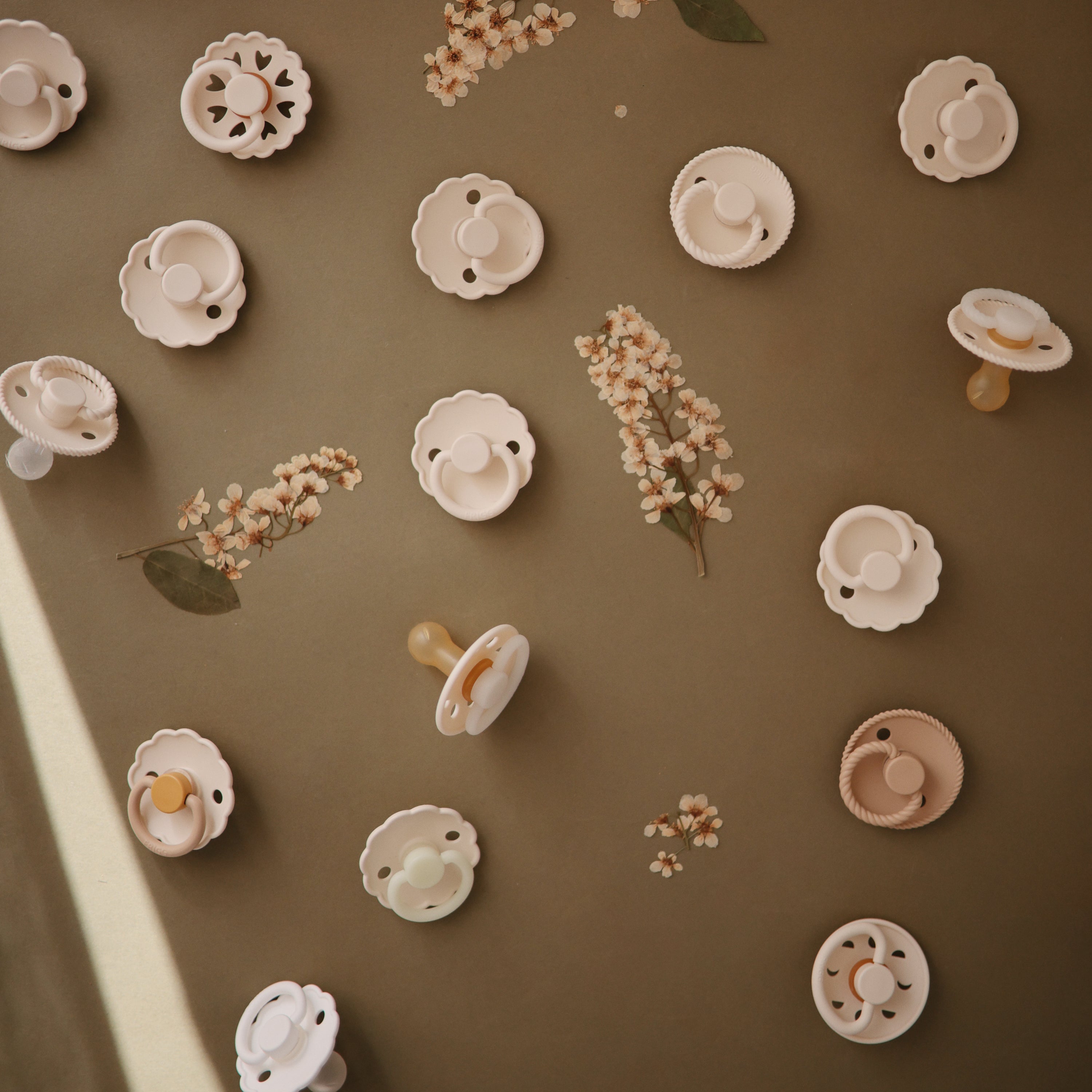 FRIGG Moon Natural Rubber Pacifier 2 - Pack - Tenth &amp; Pine - FRIGG PACIFIERS - 6 - 18 months - Sage/Portobello