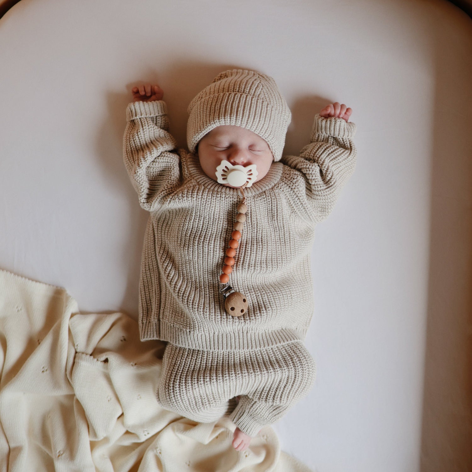 Silicone Pacifier Clip | Eva - Tenth &amp; Pine - Pacifier Clip - Black