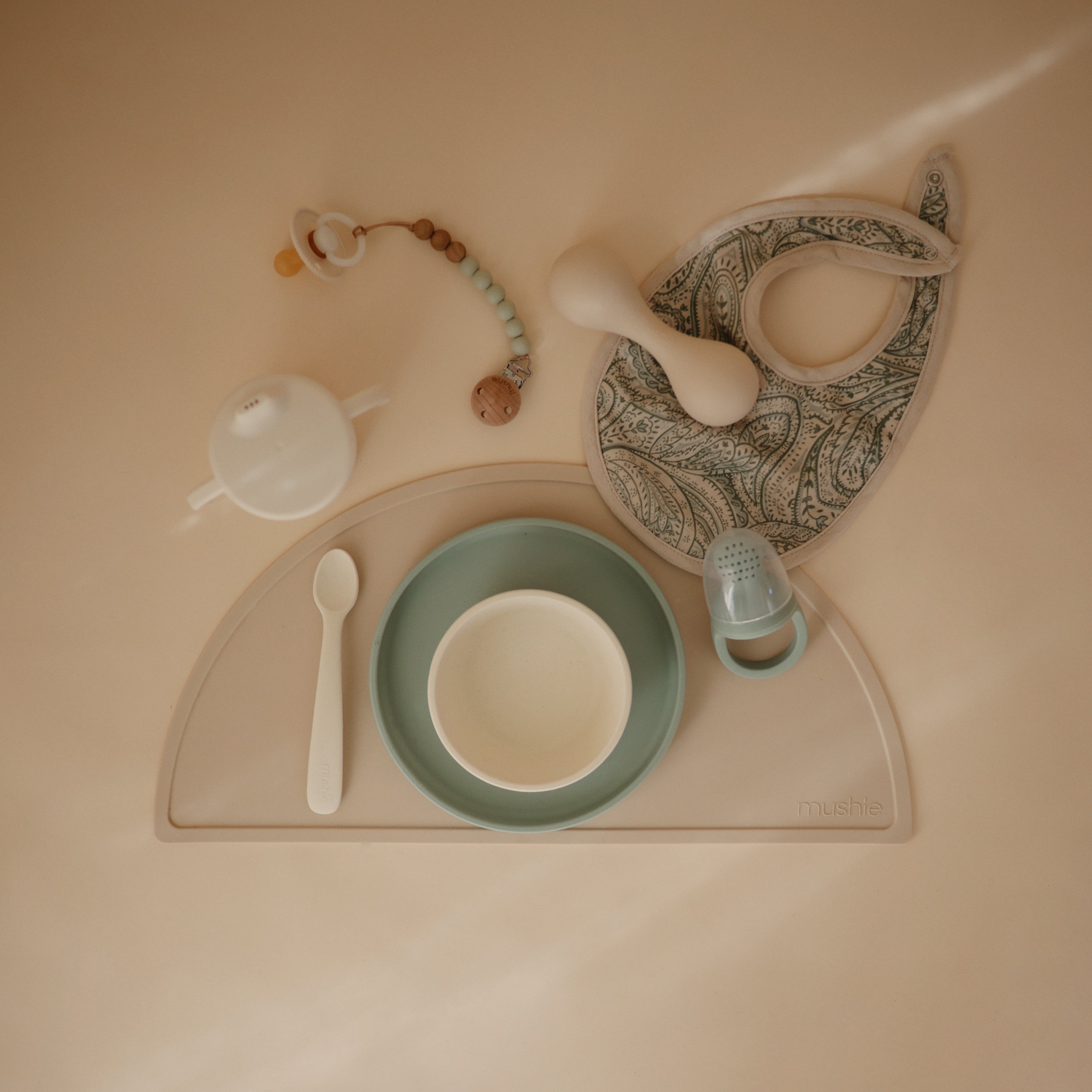 Silicone Pacifier Clip | Eva - Tenth &amp; Pine - Pacifier Clip - Black