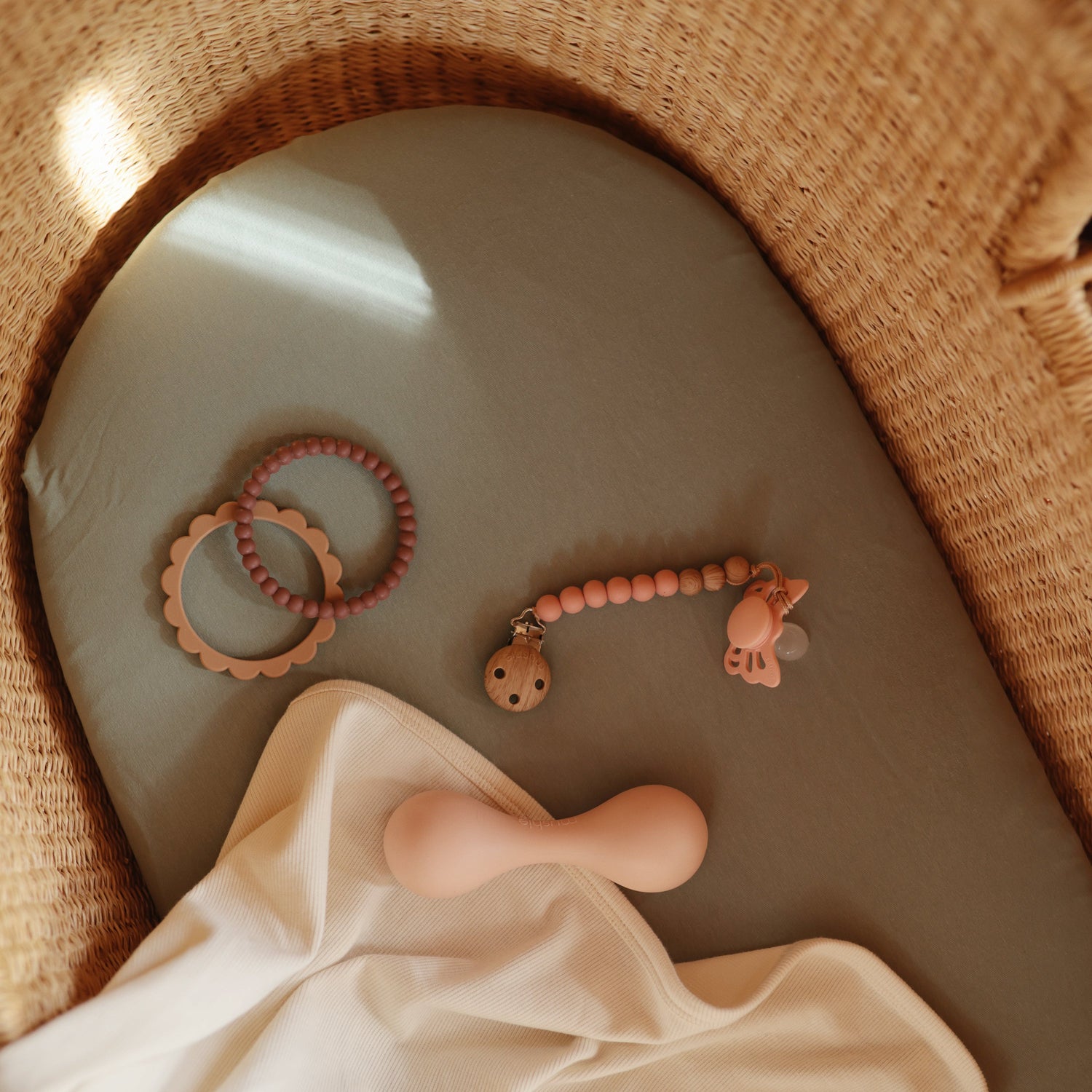 Silicone Pacifier Clip | Eva - Tenth &amp; Pine - Pacifier Clip - Black