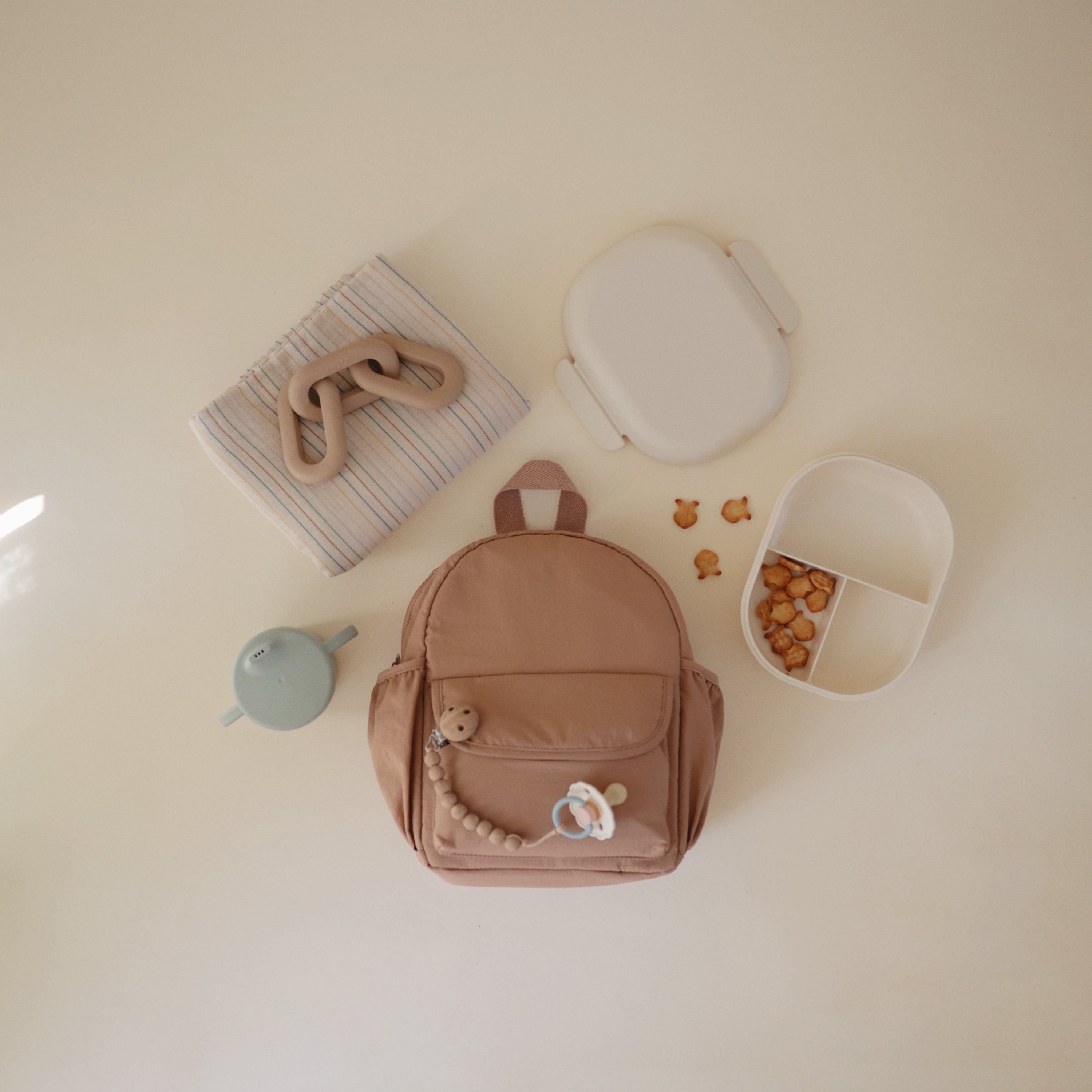 Silicone Pacifier Clip | Hera - Tenth &amp; Pine - Pacifier Clip - Tradewinds