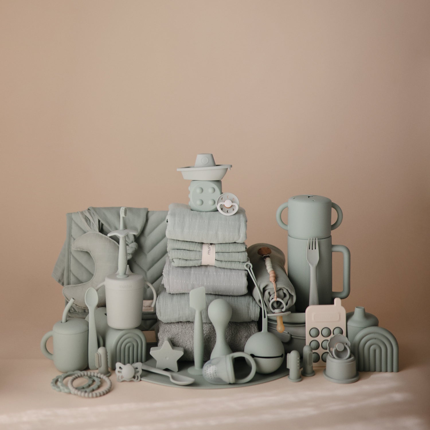 Silicone Pacifier Clip | Eva - Tenth &amp; Pine - Pacifier Clip - Black