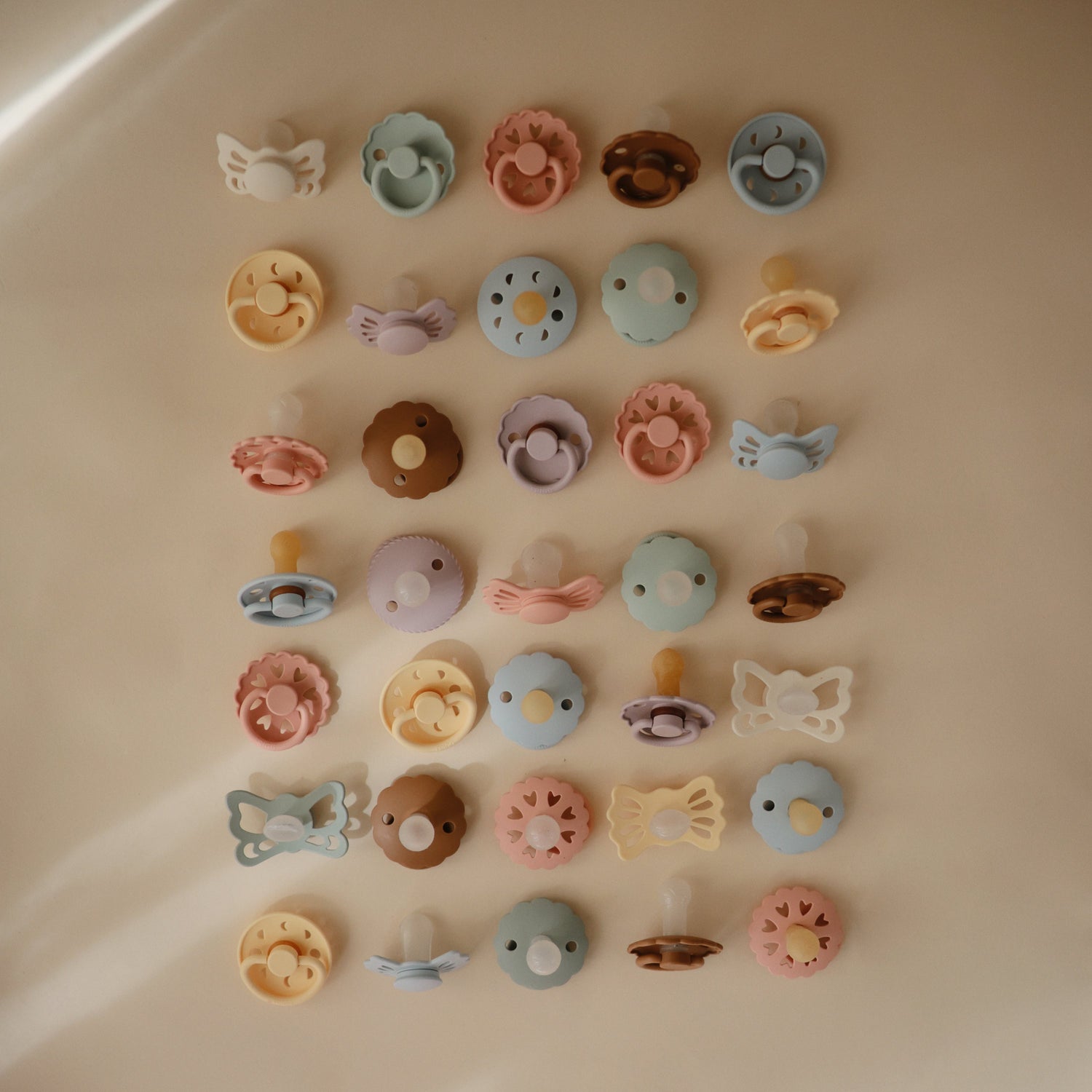 FRIGG Andersen Fairytale Natural Rubber Pacifier 2 - Pack - Tenth &amp; Pine - FRIGG PACIFIERS - 6 - 18 months - Twilight Mauve/Primrose