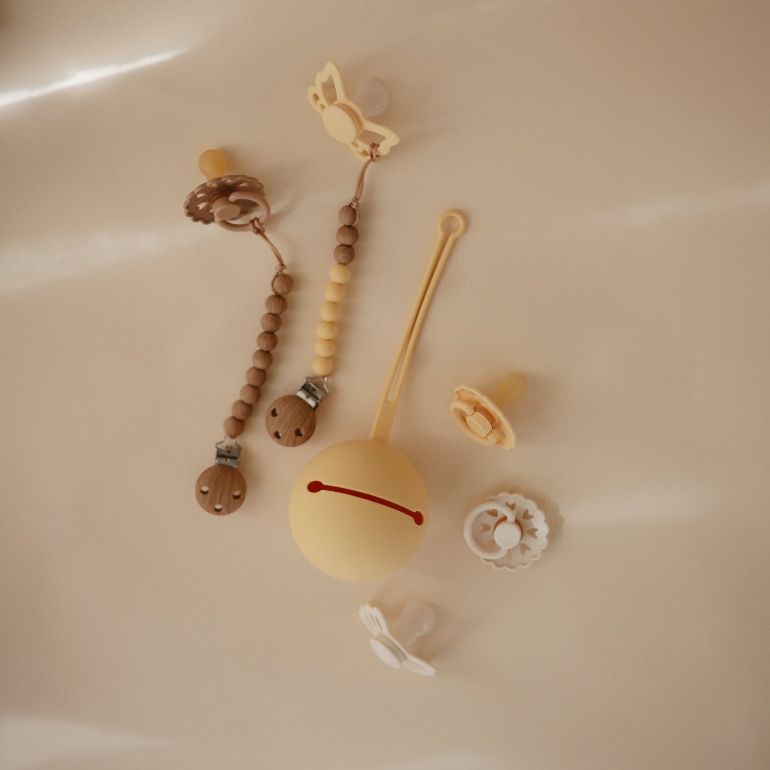 Silicone Pacifier Clip | Eva - Tenth &amp; Pine - Pacifier Clip - Black