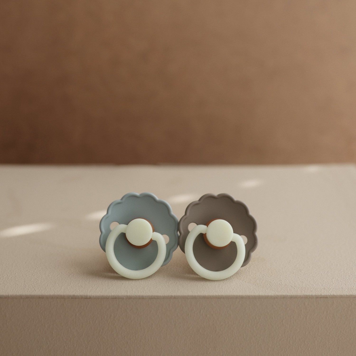 FRIGG Daisy Night Natural Rubber Pacifier 2 - Pack - Tenth &amp; Pine - FRIGG PACIFIERS - 6 - 18 months - Croissant/Cream